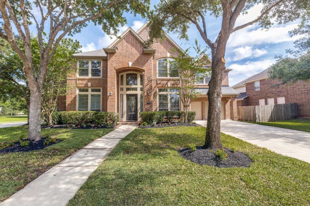 Listing photo 1