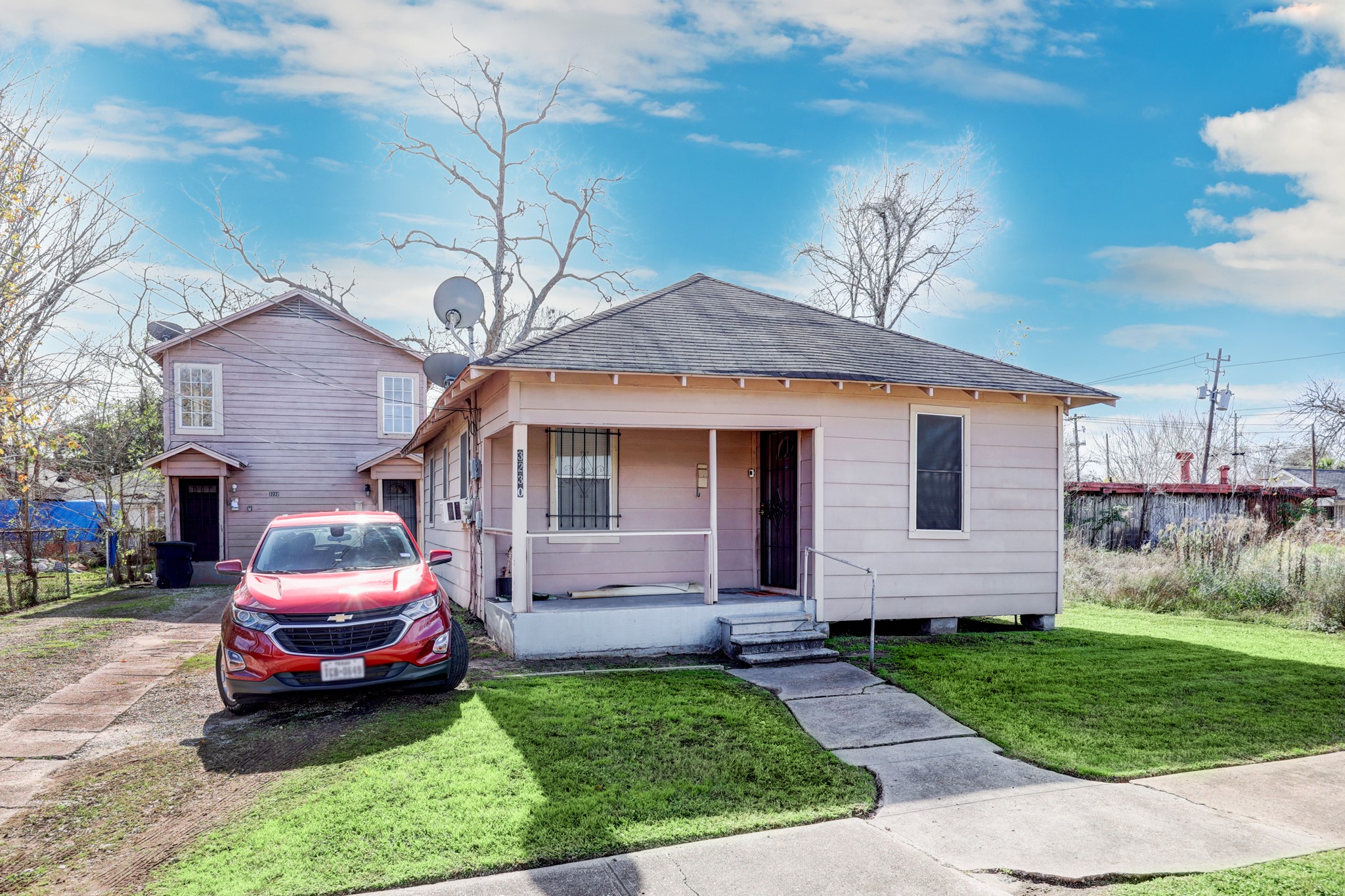 Listing photo 1