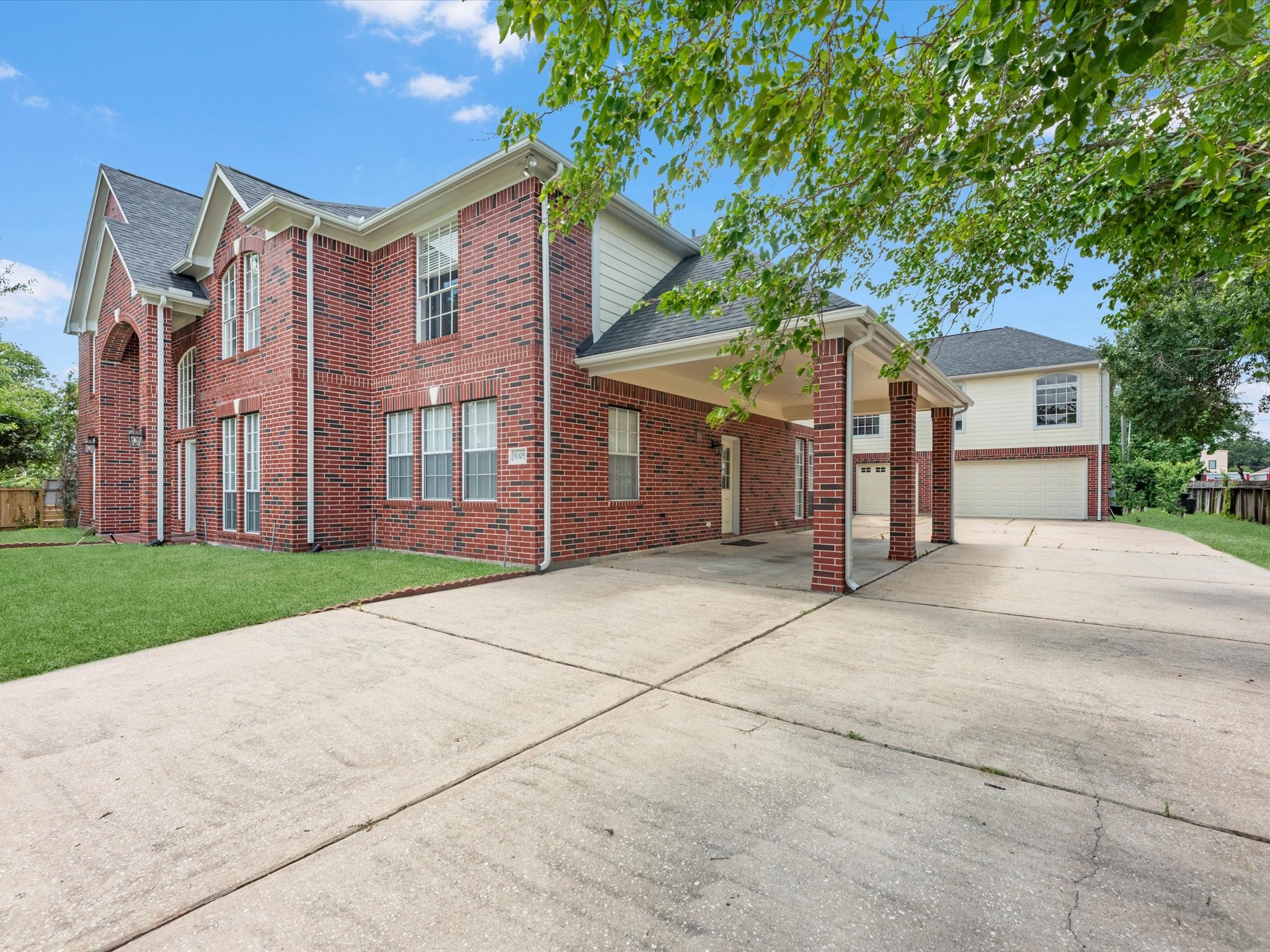 Listing photo 1