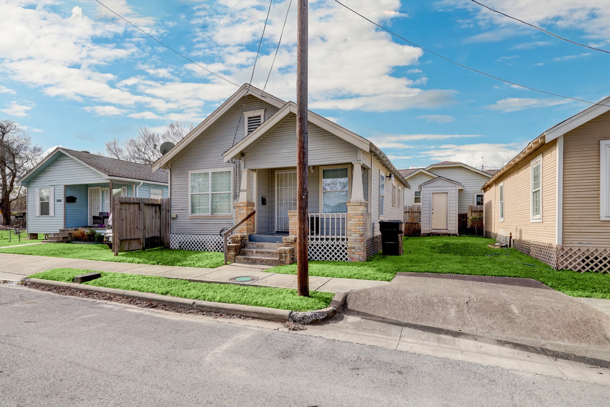 Listing photo 1