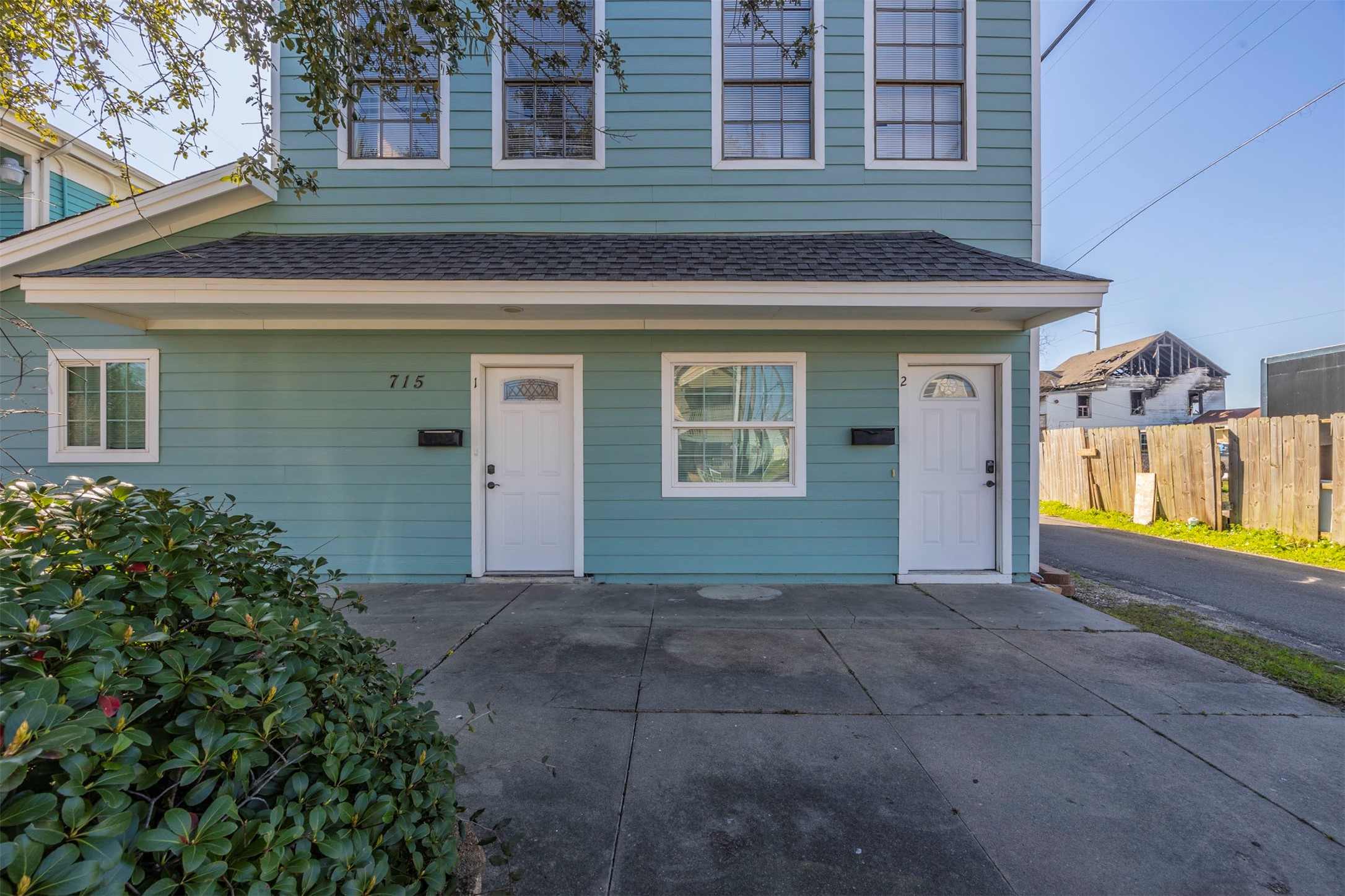 Listing photo 1