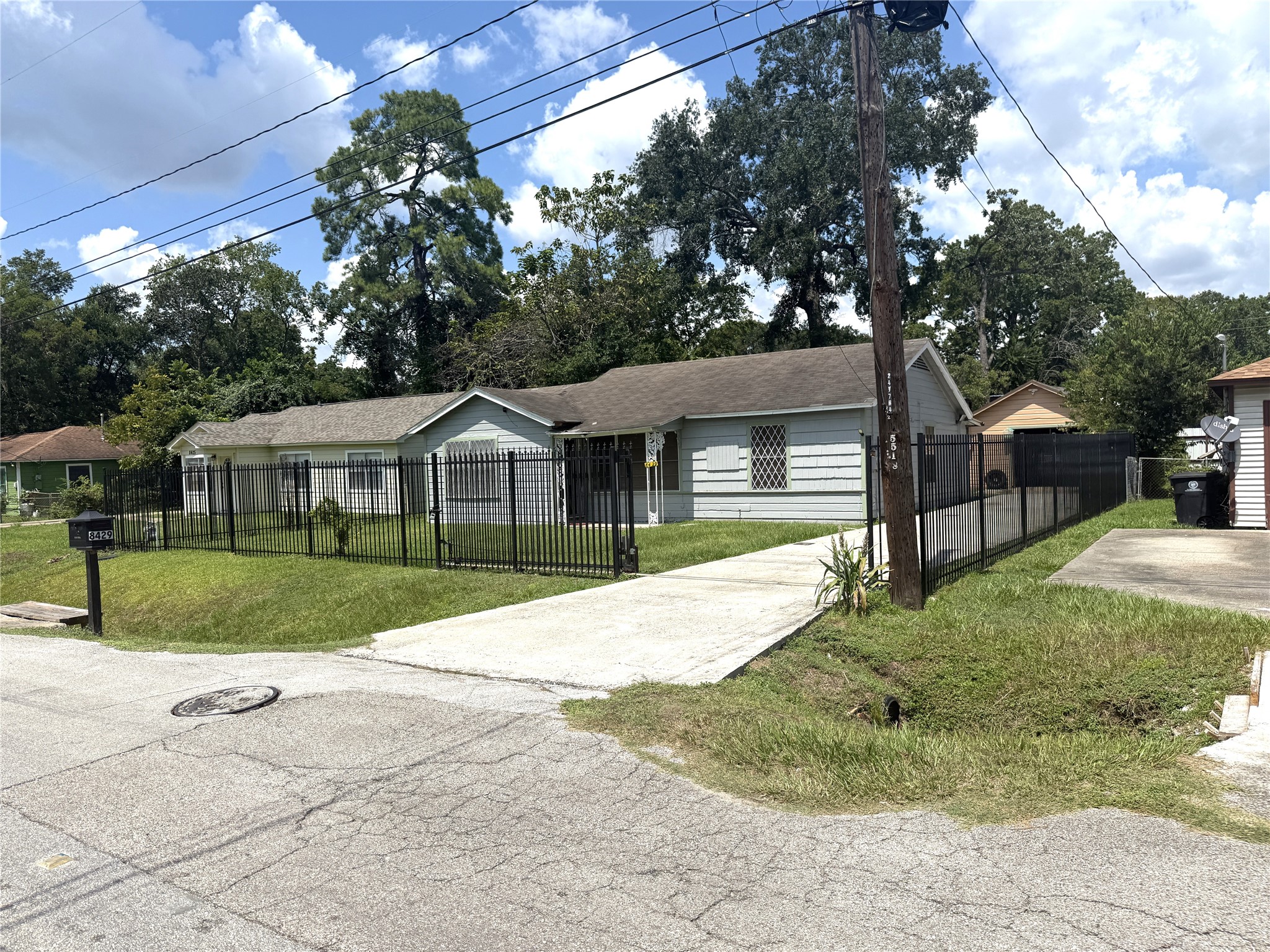 Listing photo 1