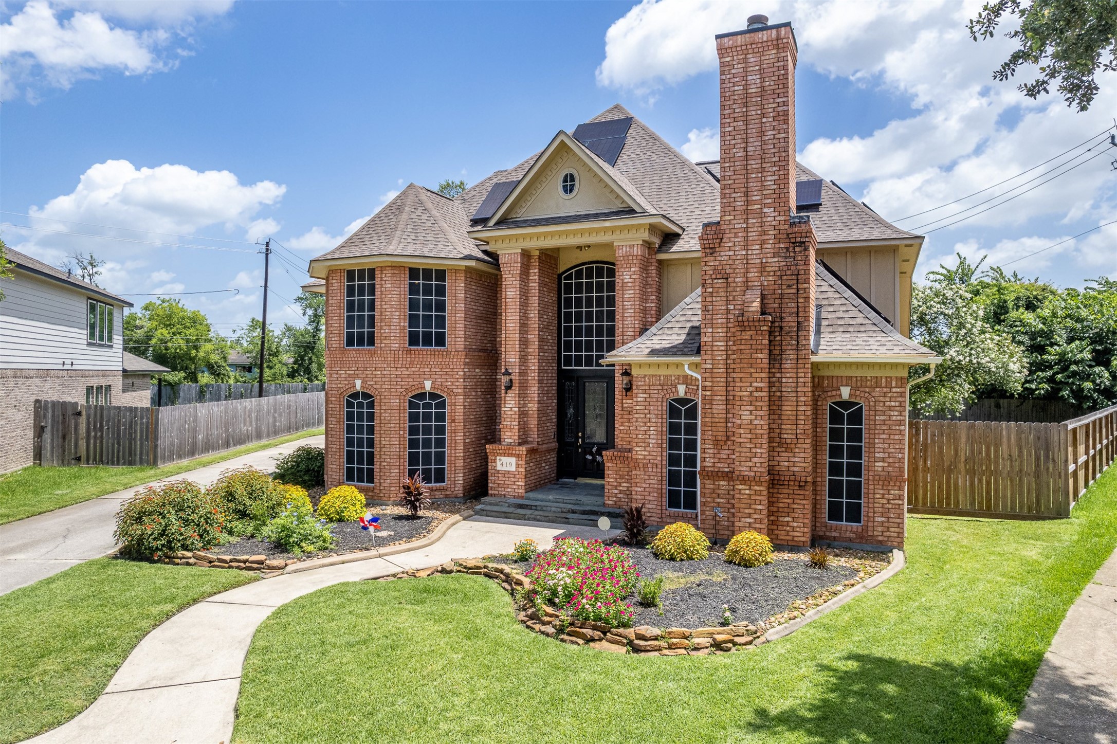 Listing photo 1