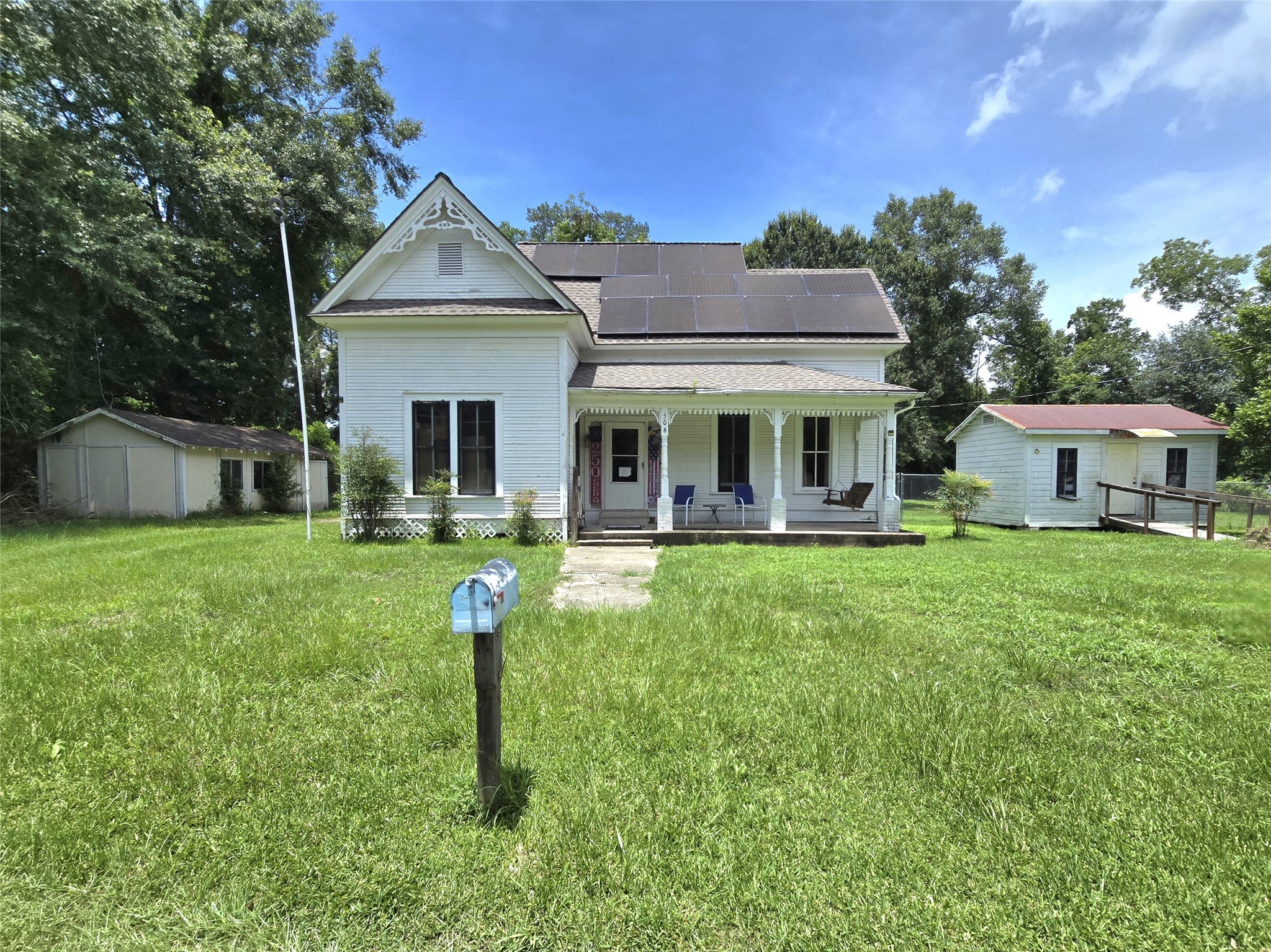 Listing photo 1