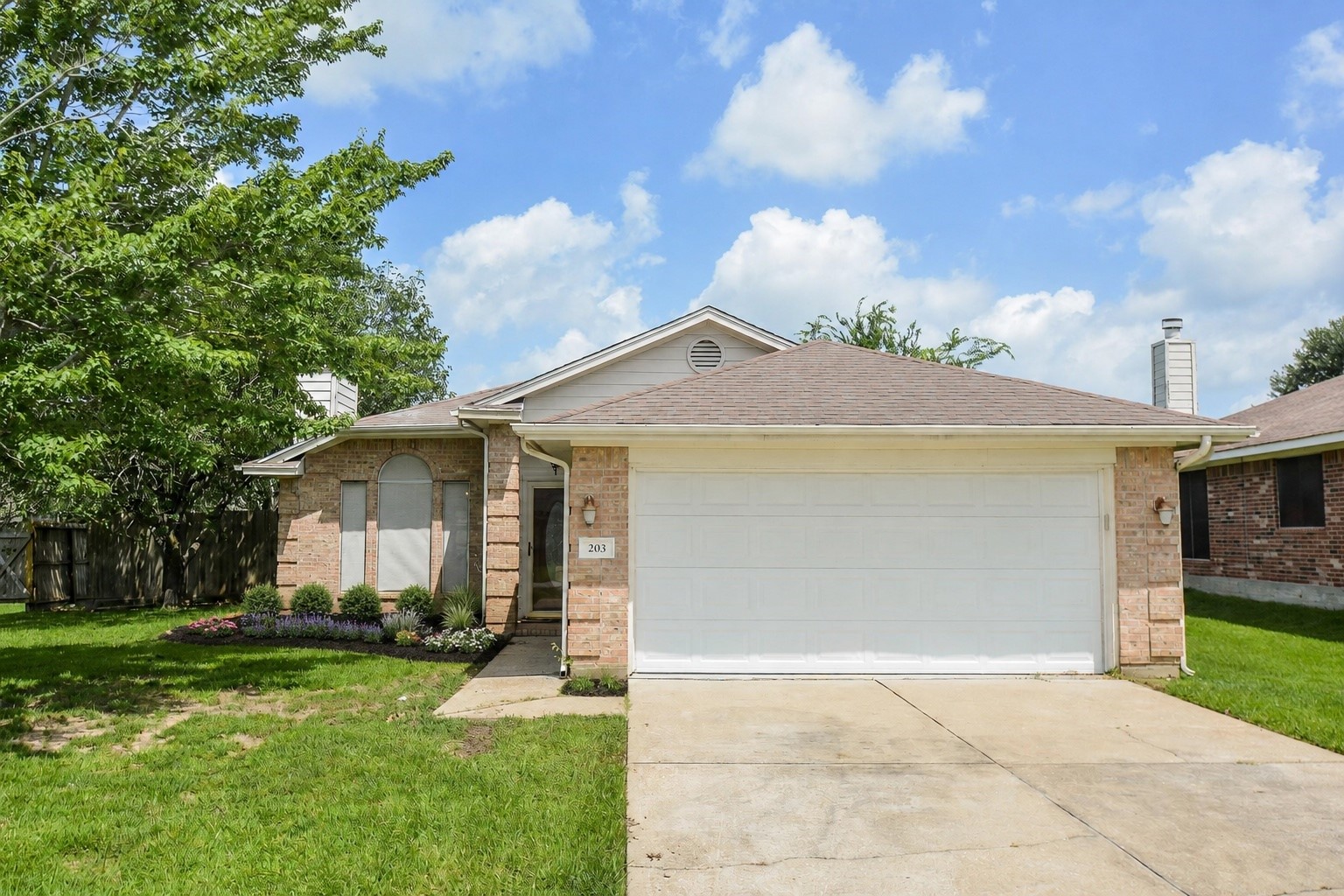 Listing photo 1