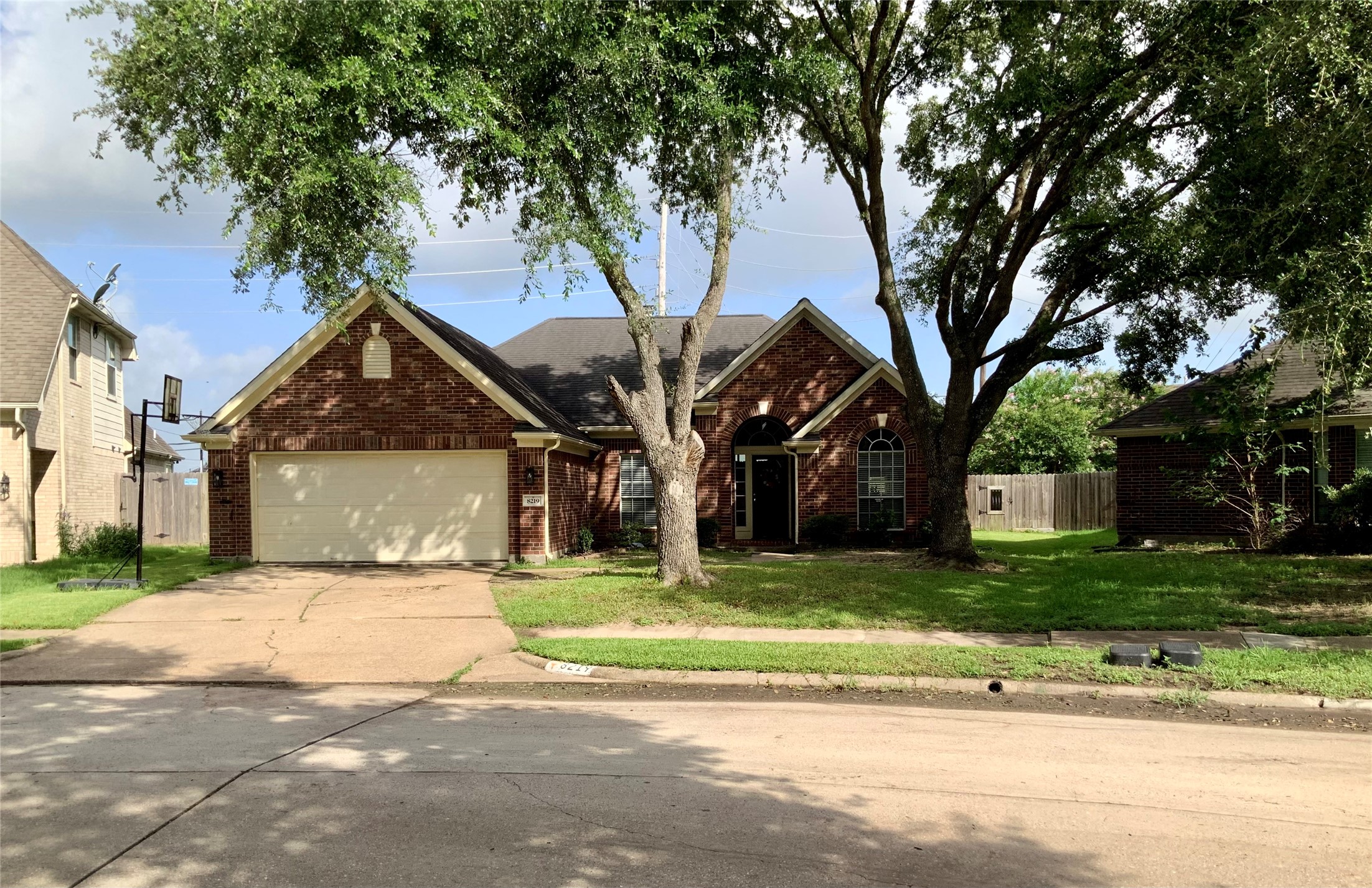 Listing photo 1