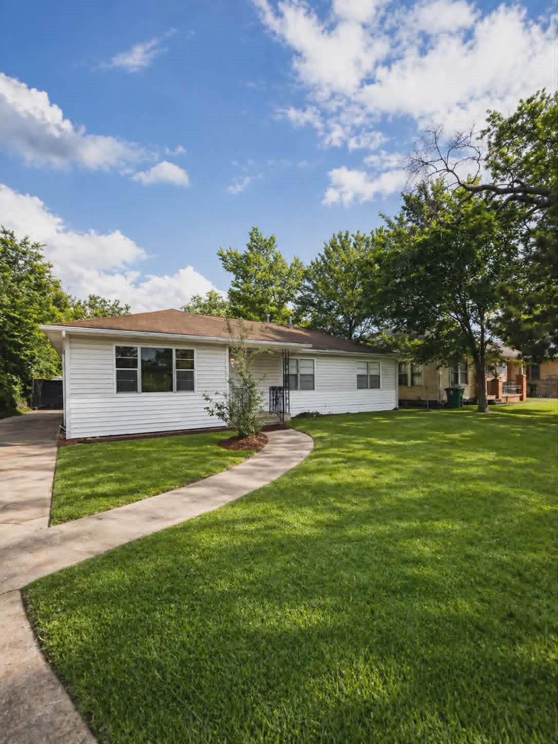 Listing photo 1