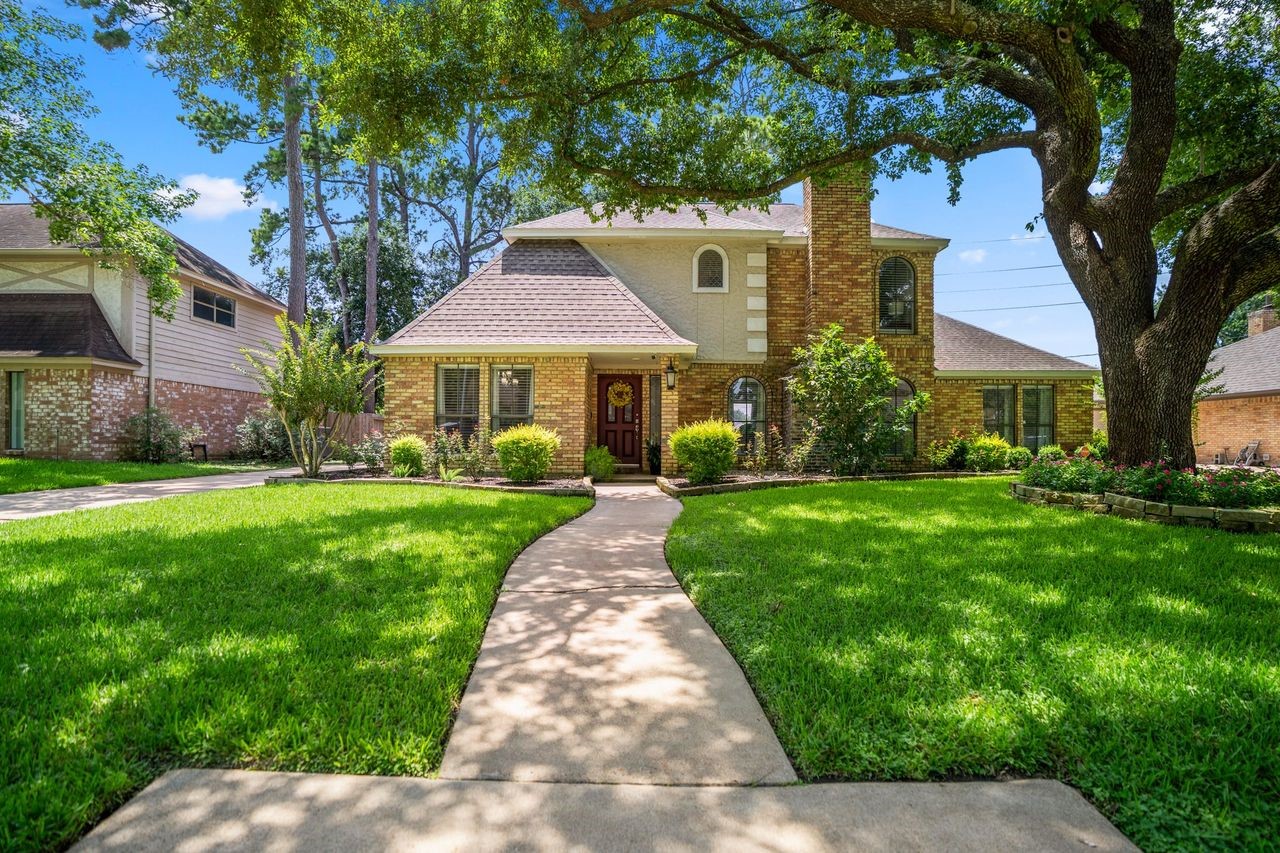 Listing photo 1