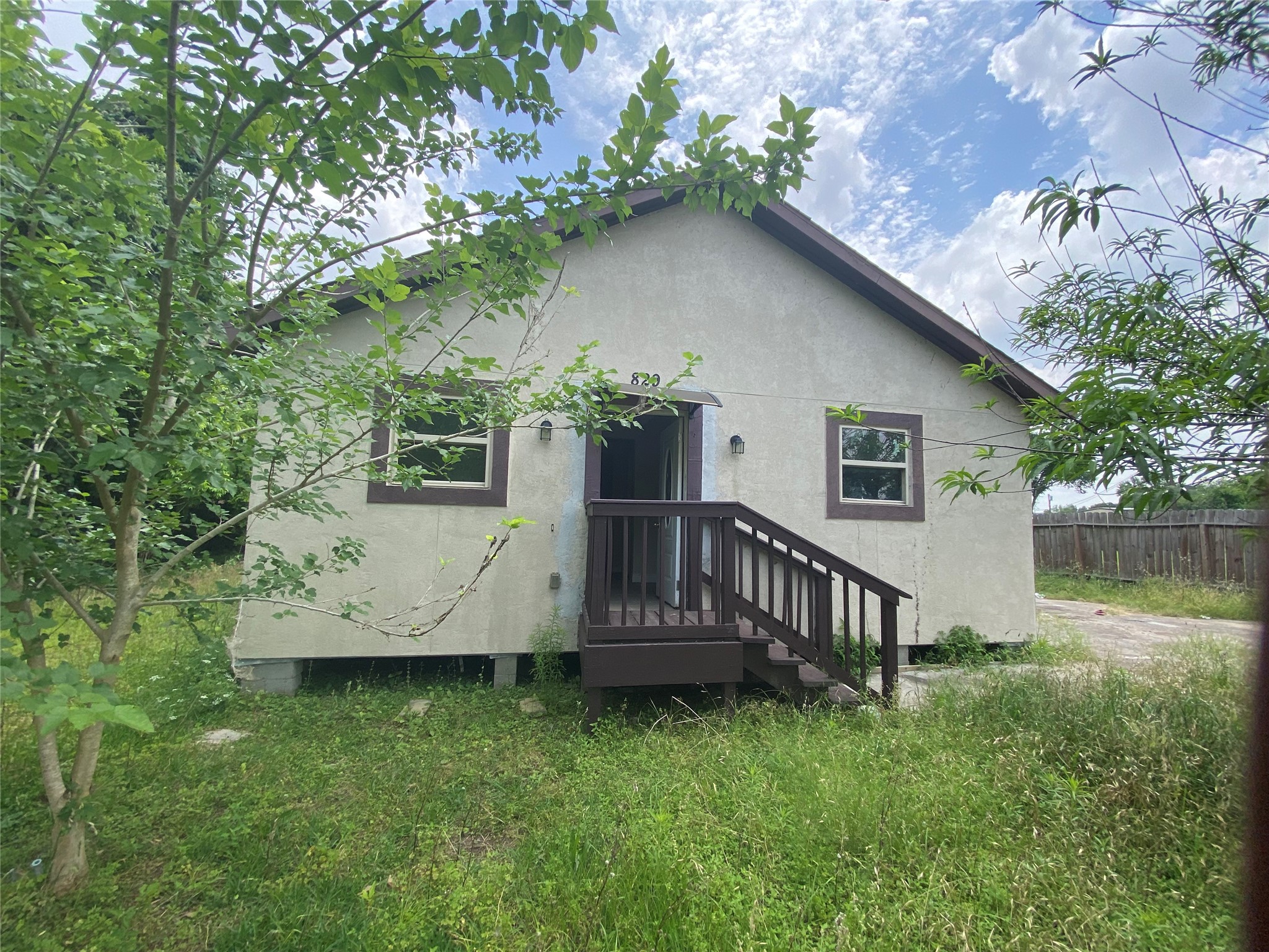 Listing photo 1