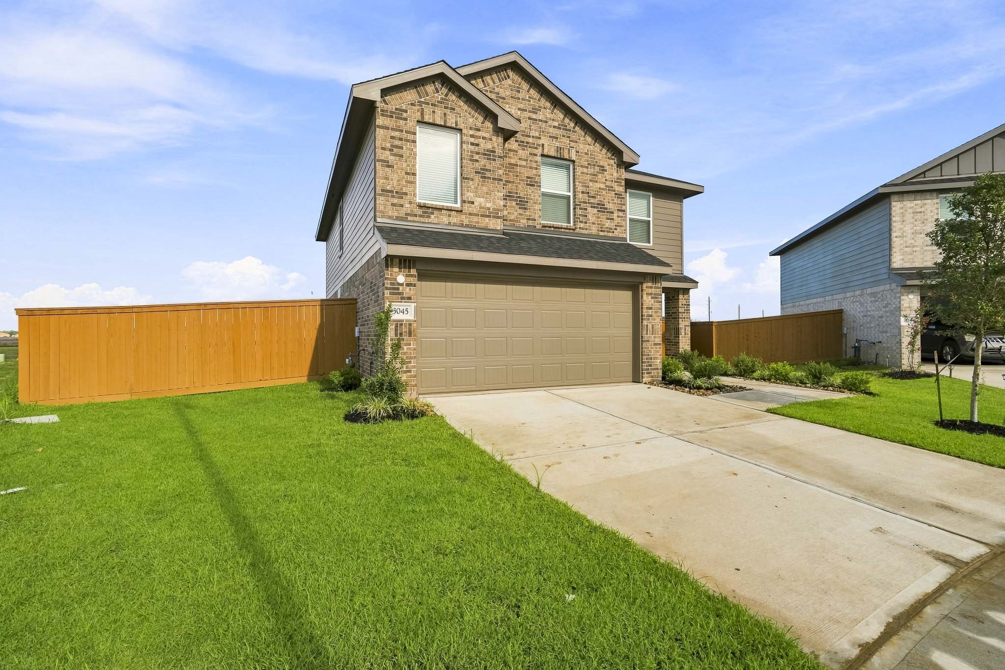 Listing photo 2