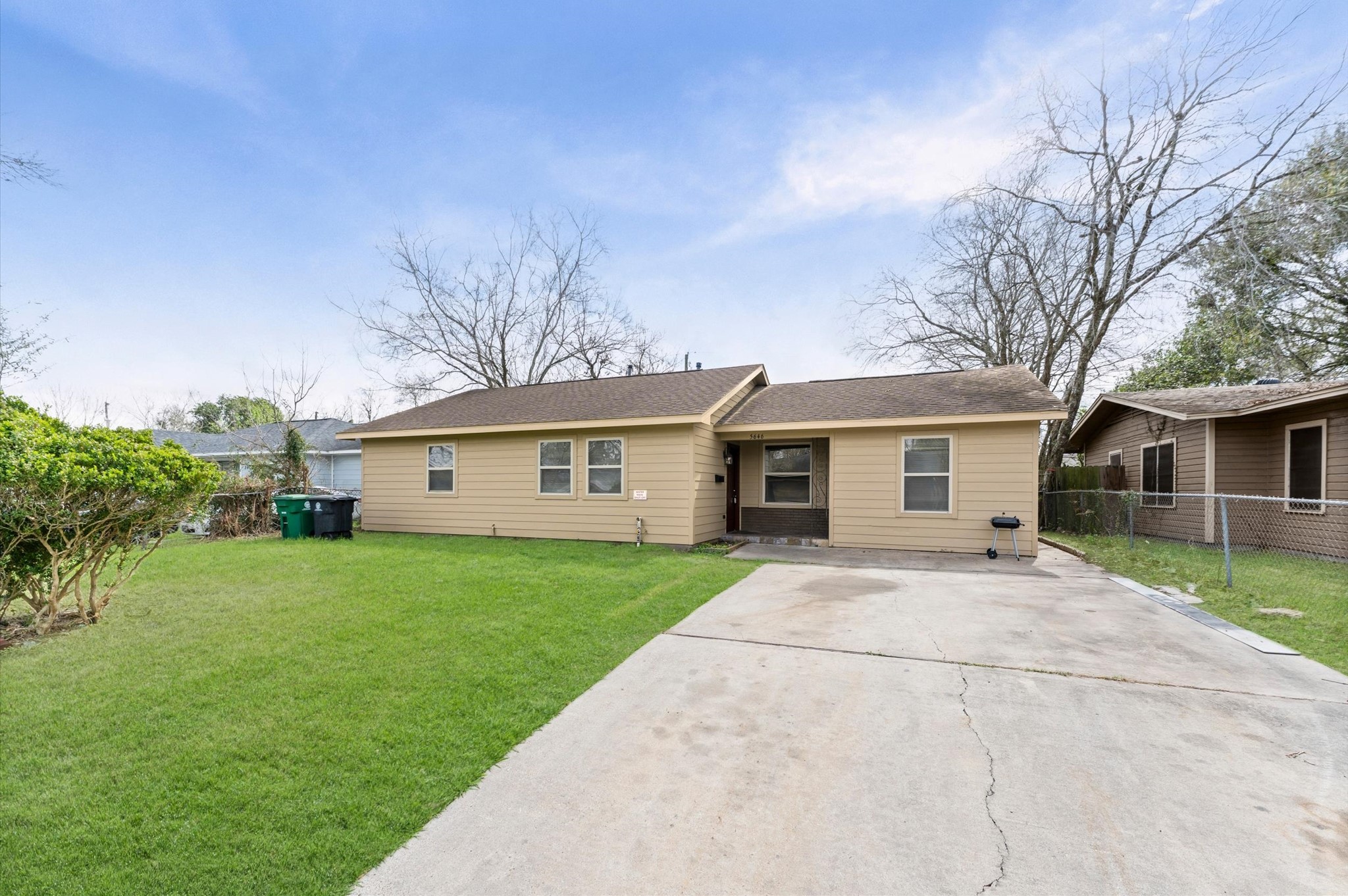 Listing photo 3