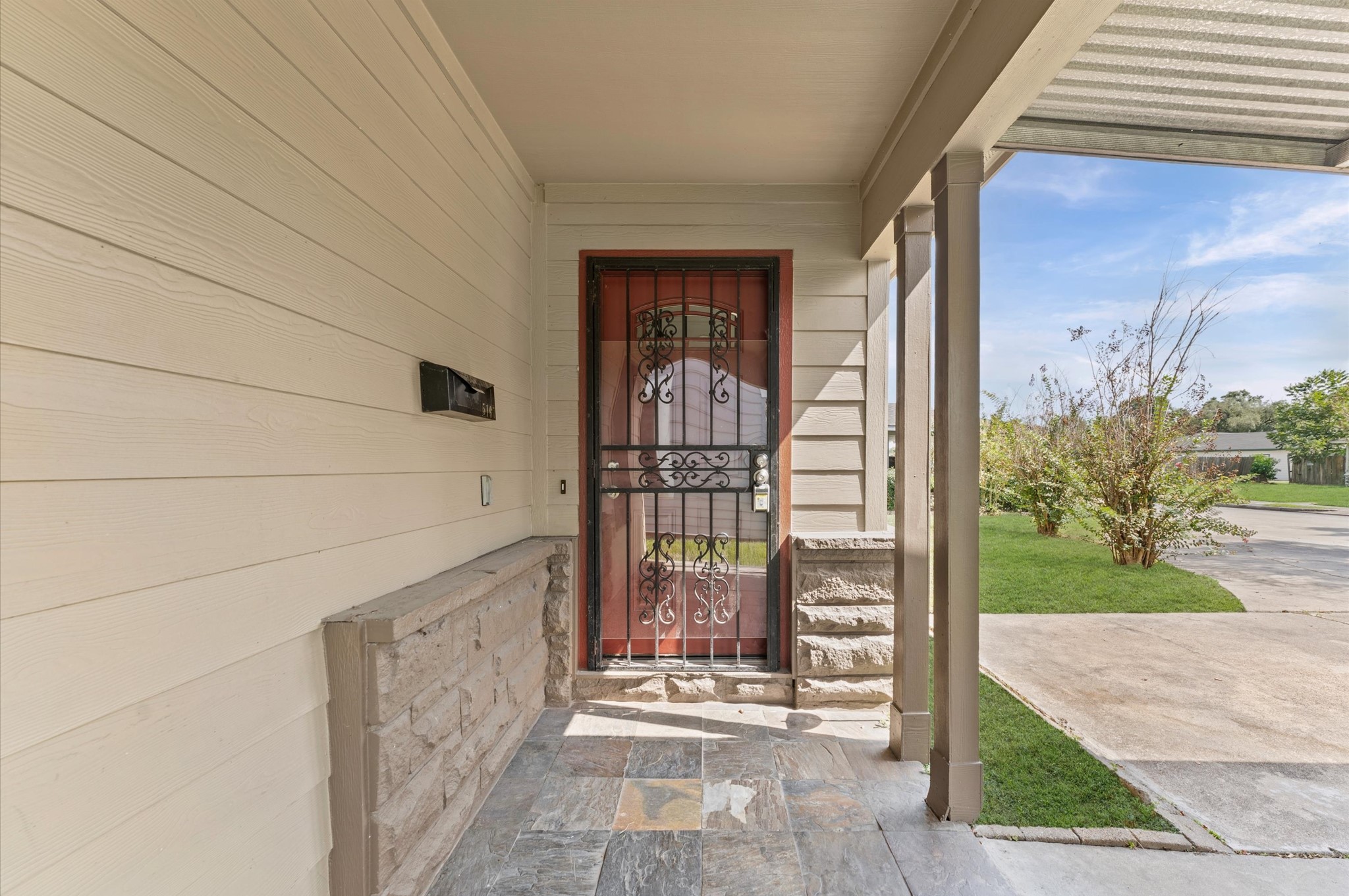 Listing photo 1