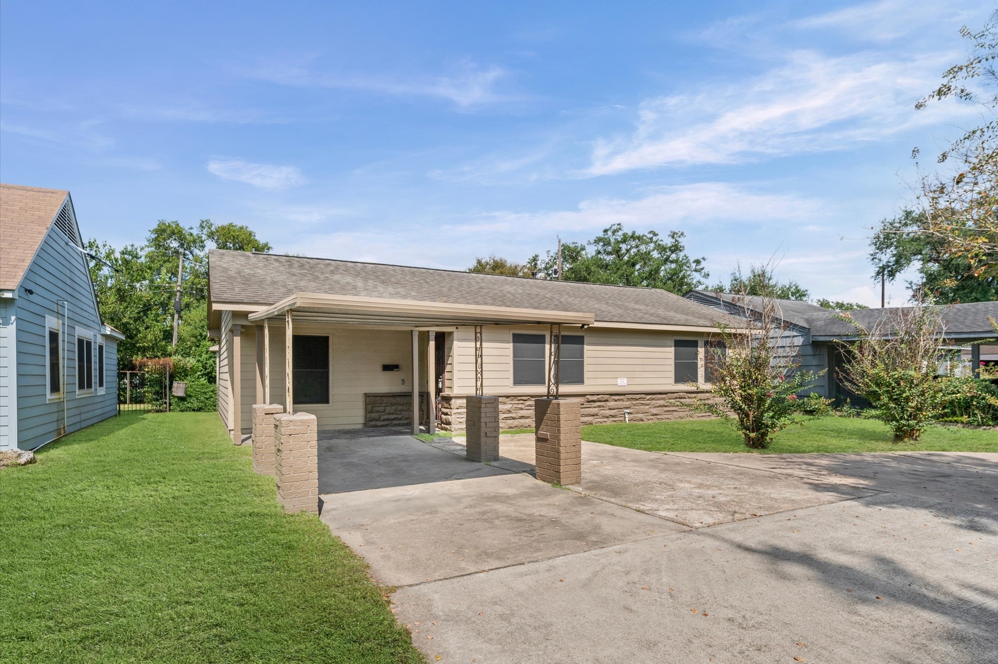 Listing photo 1