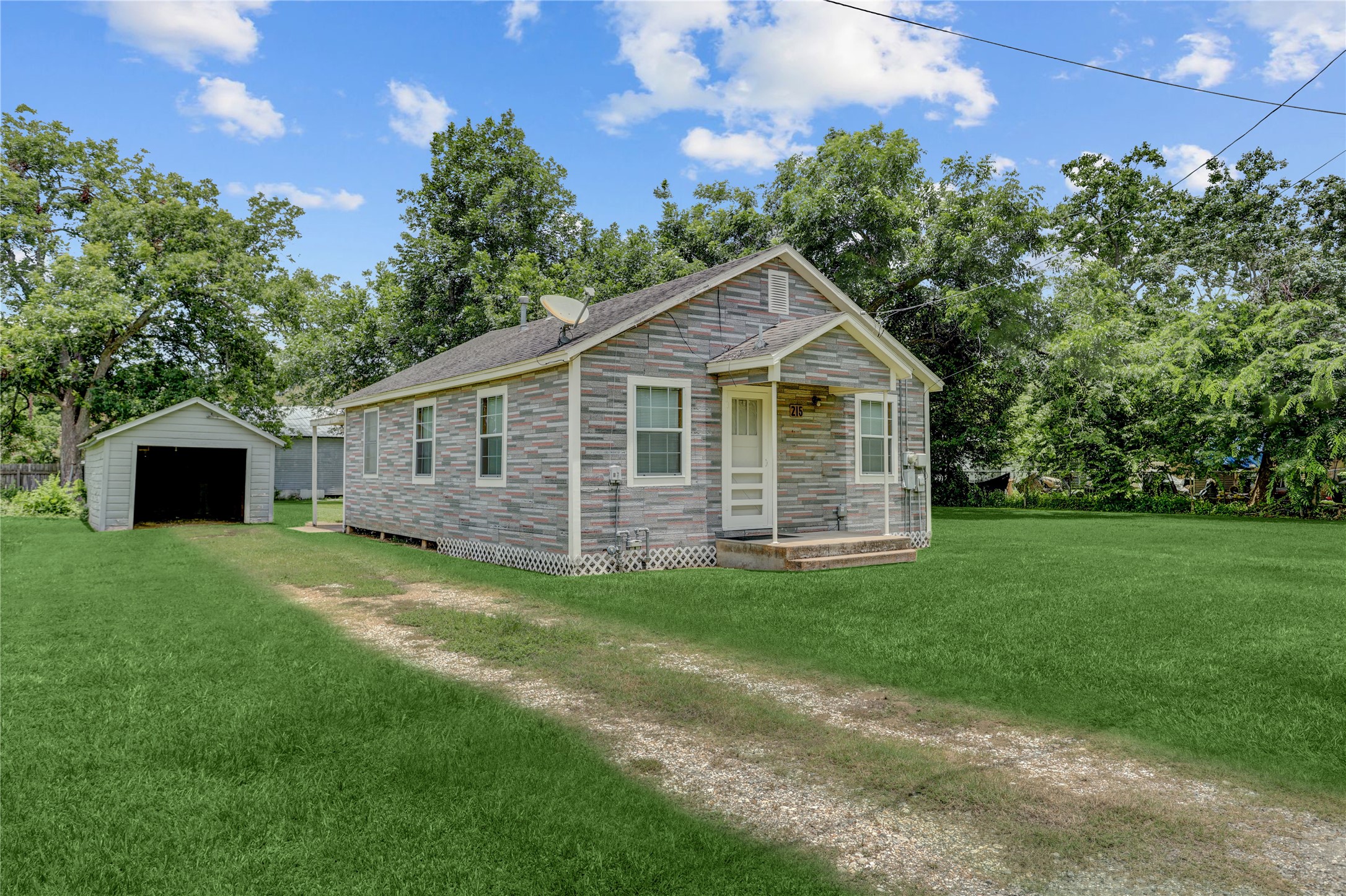 Listing photo 1