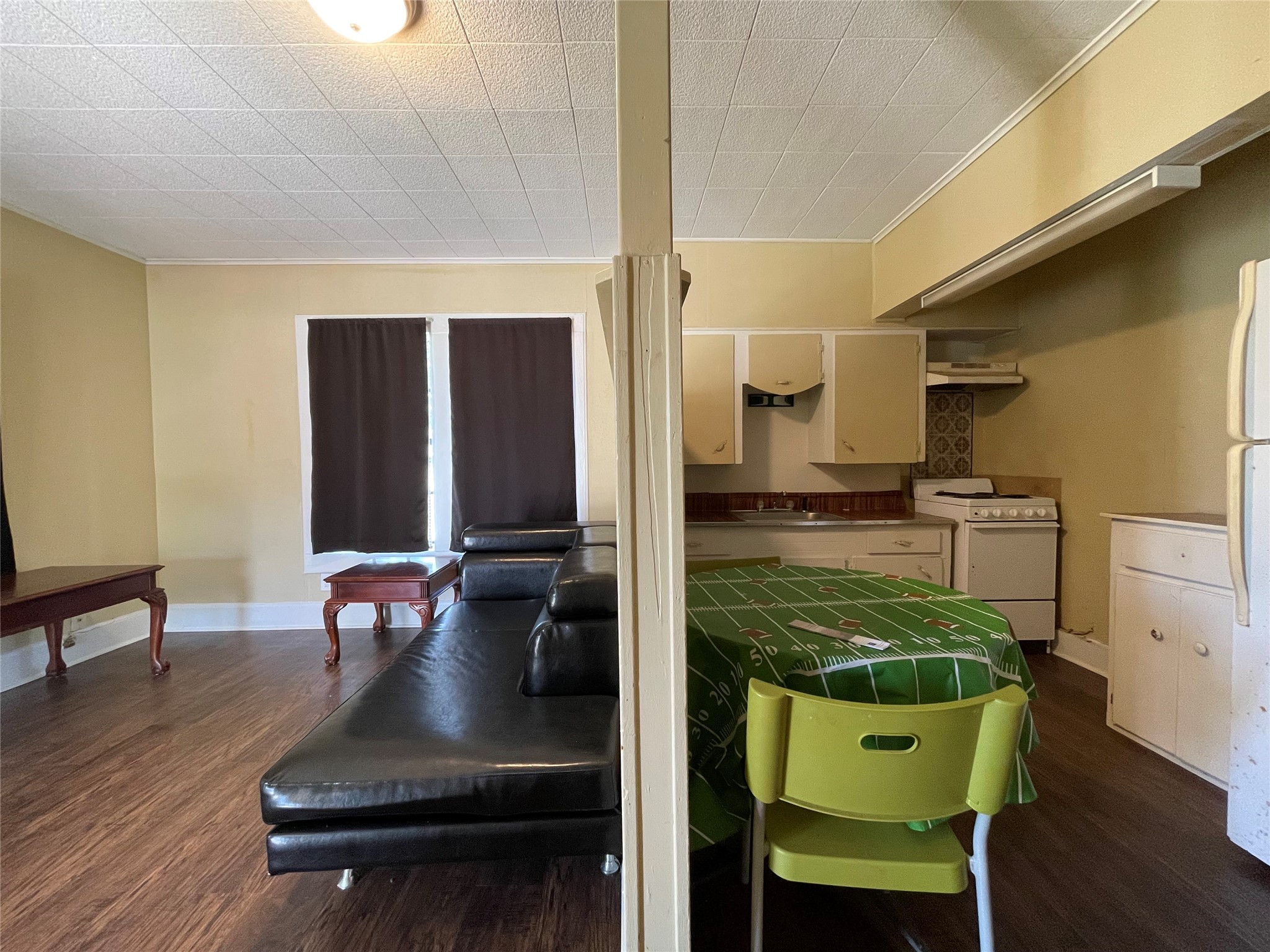 Listing photo 1
