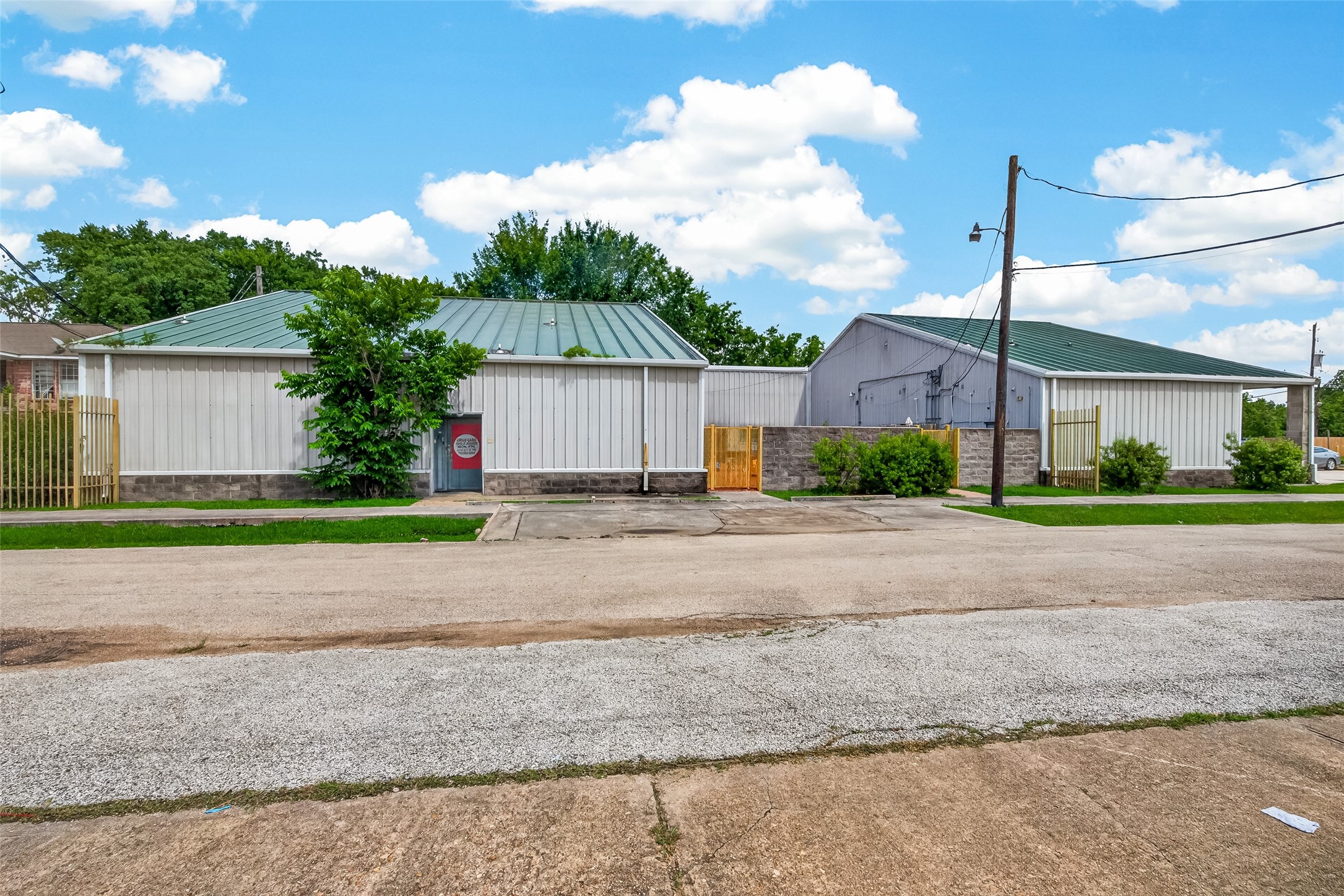 Listing photo 1