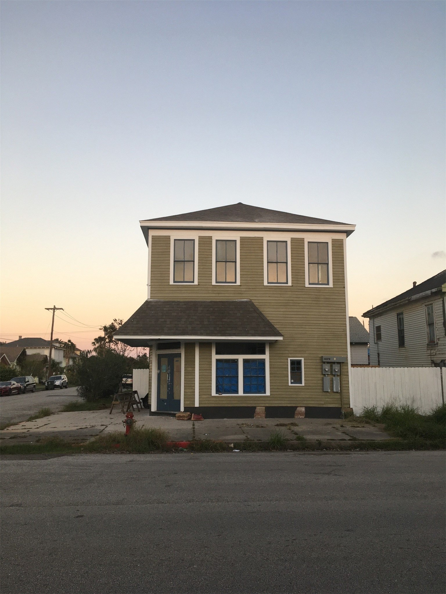 Listing photo 2