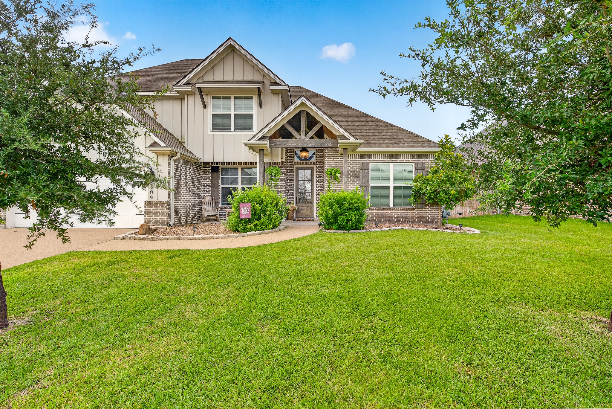 Listing photo 1