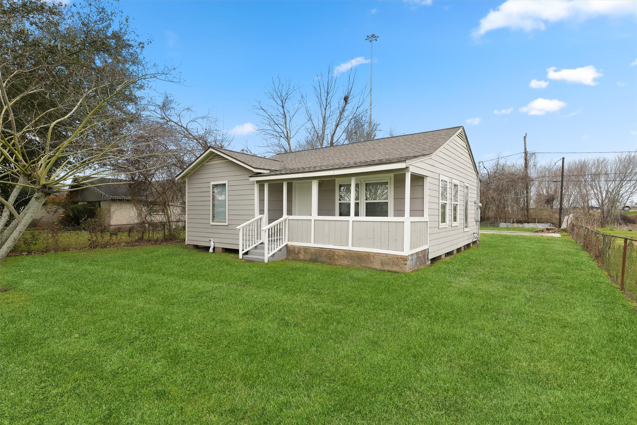 Listing photo 1