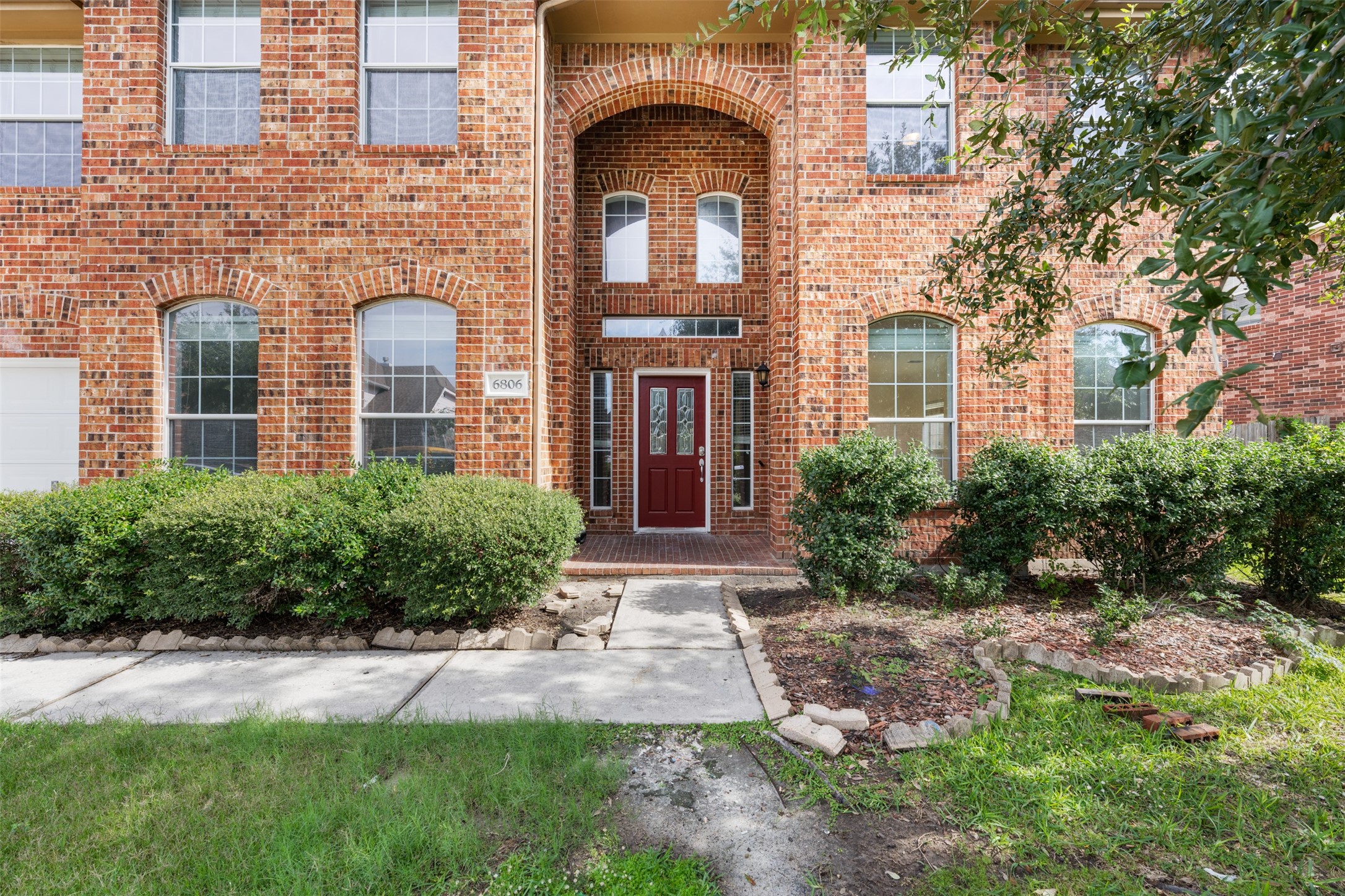 Listing photo 1