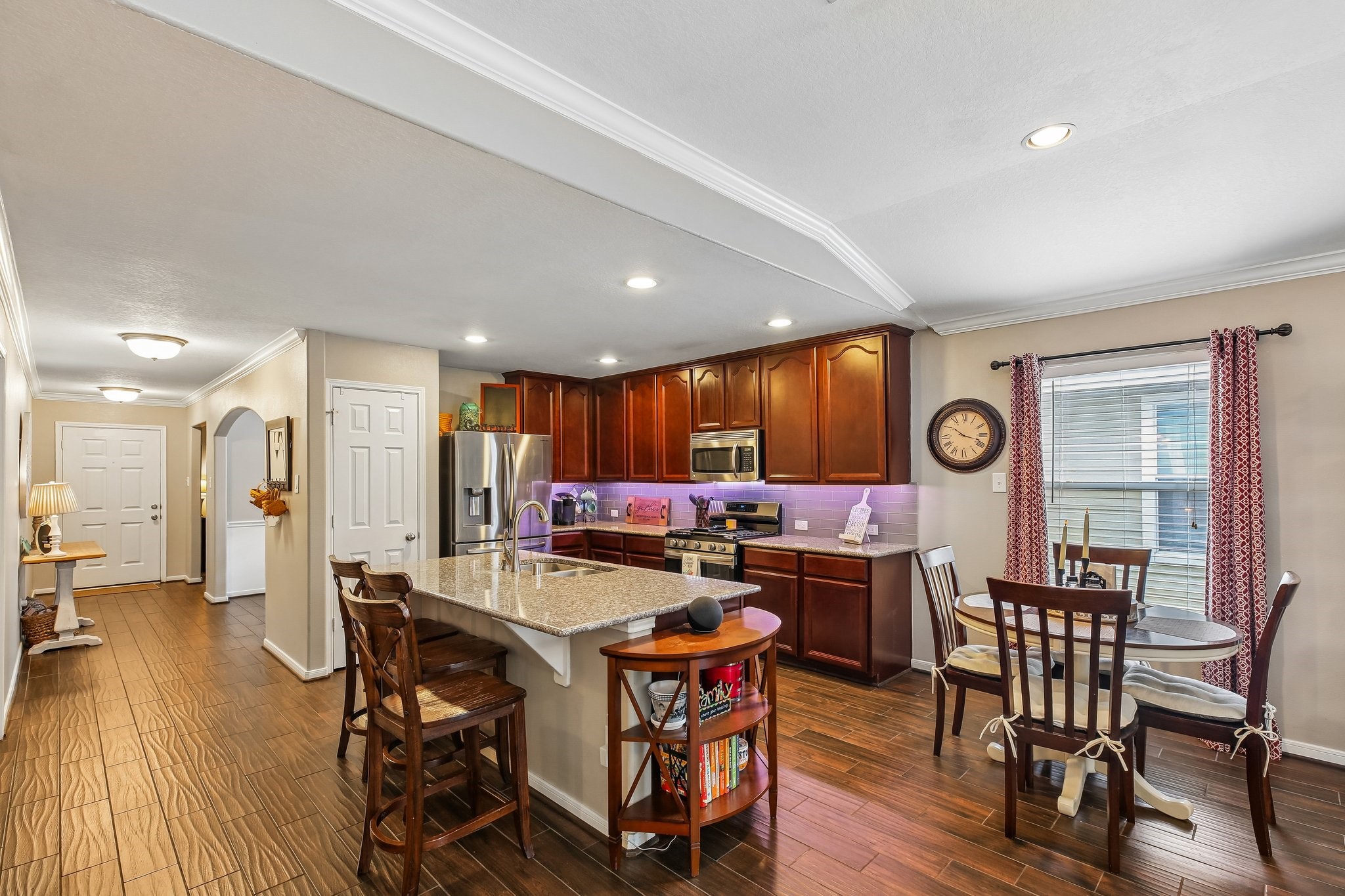 Listing photo 1