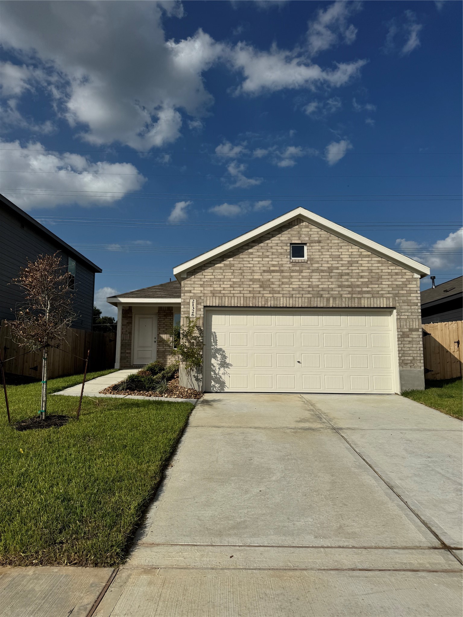 Listing photo 1