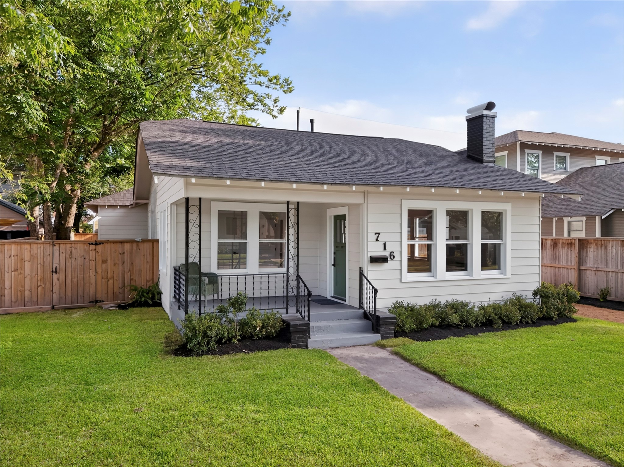 Listing photo 1