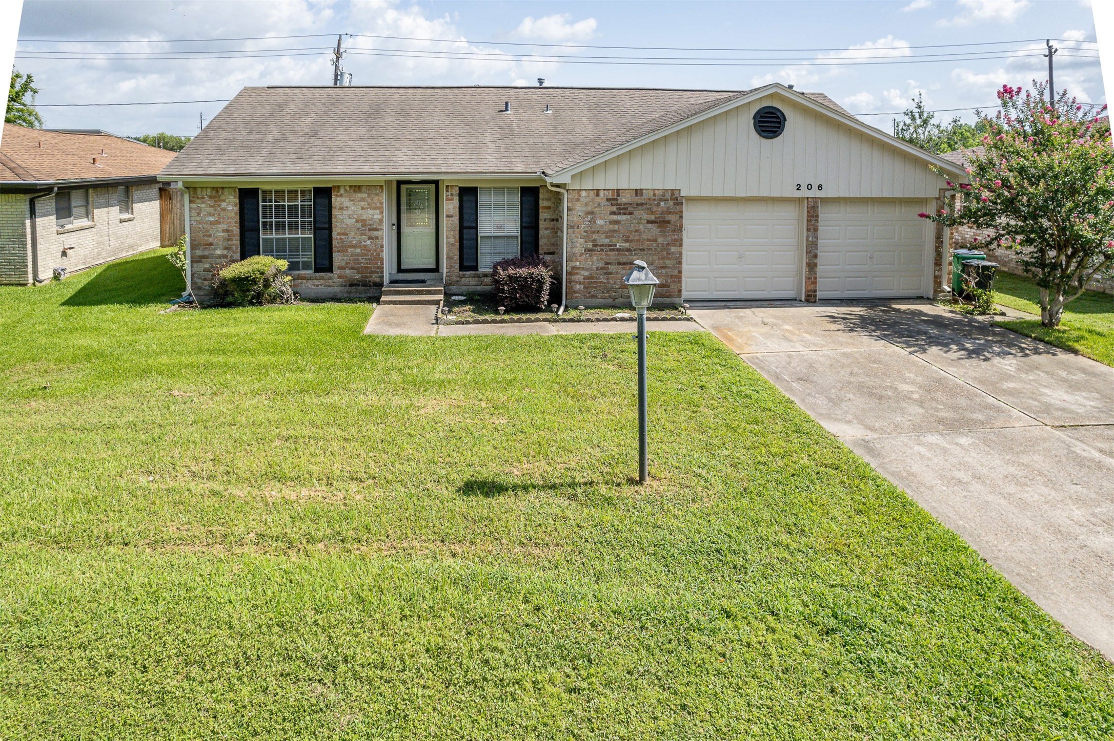 Listing photo 1