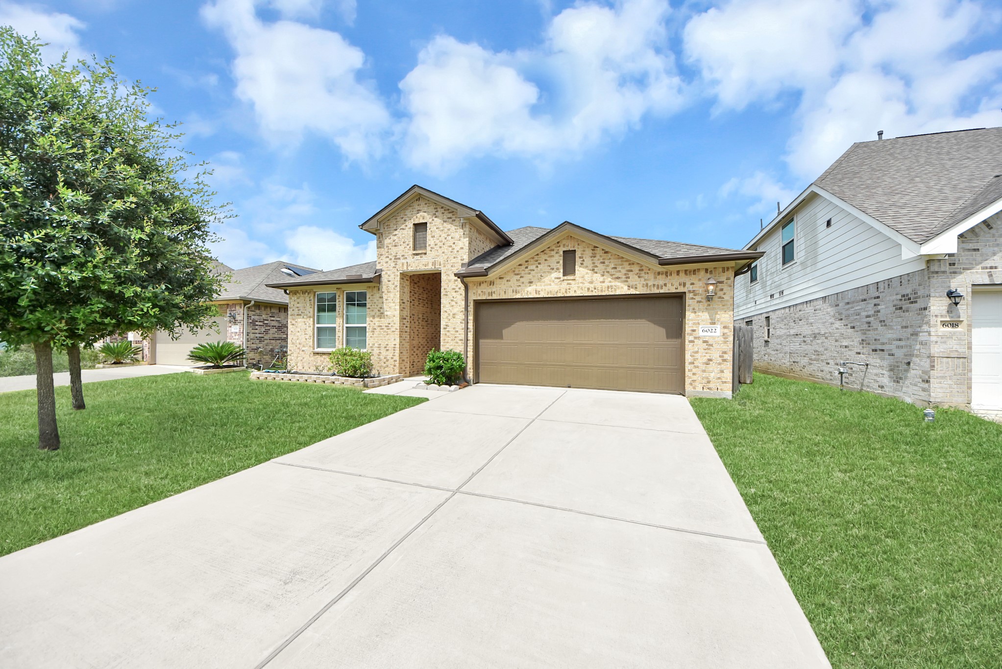 Listing photo 1