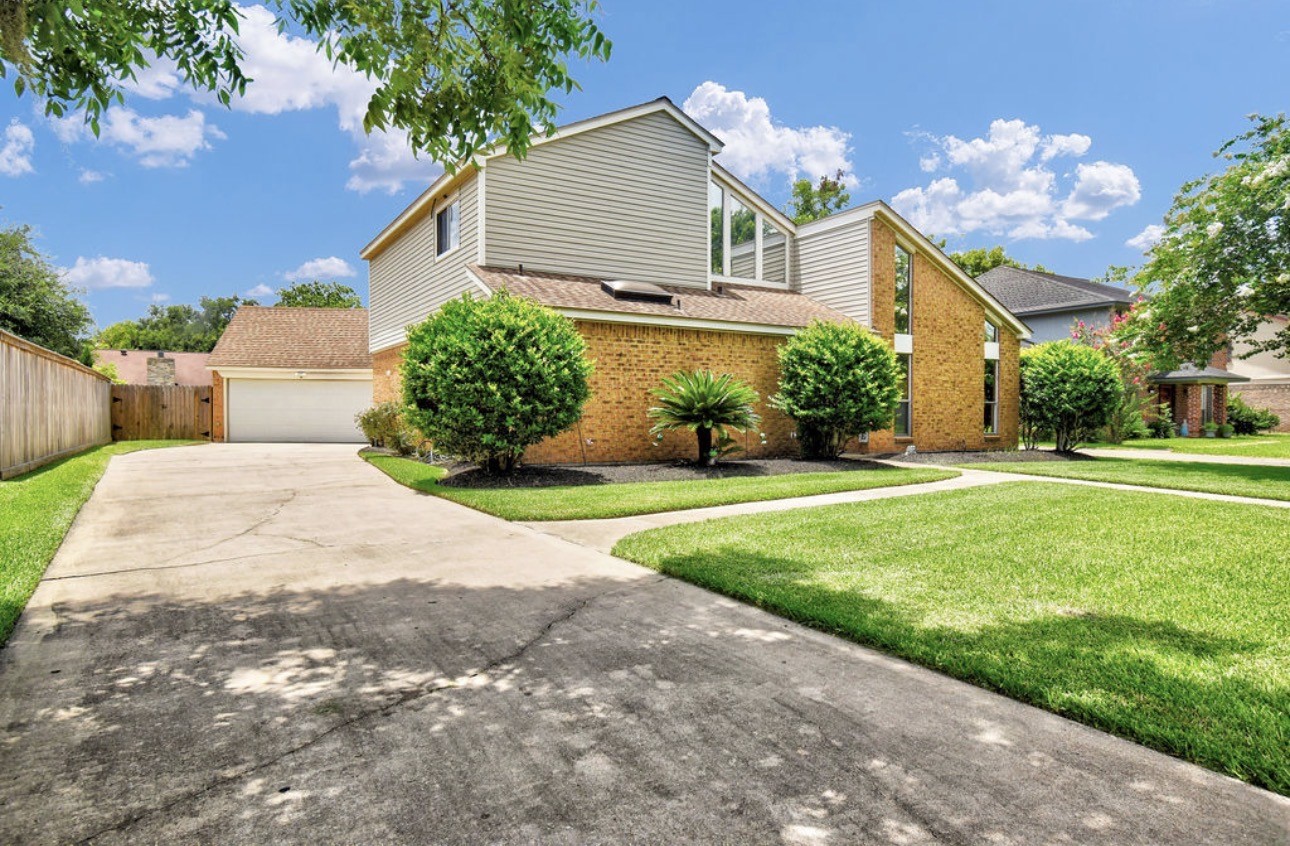 Listing photo 1