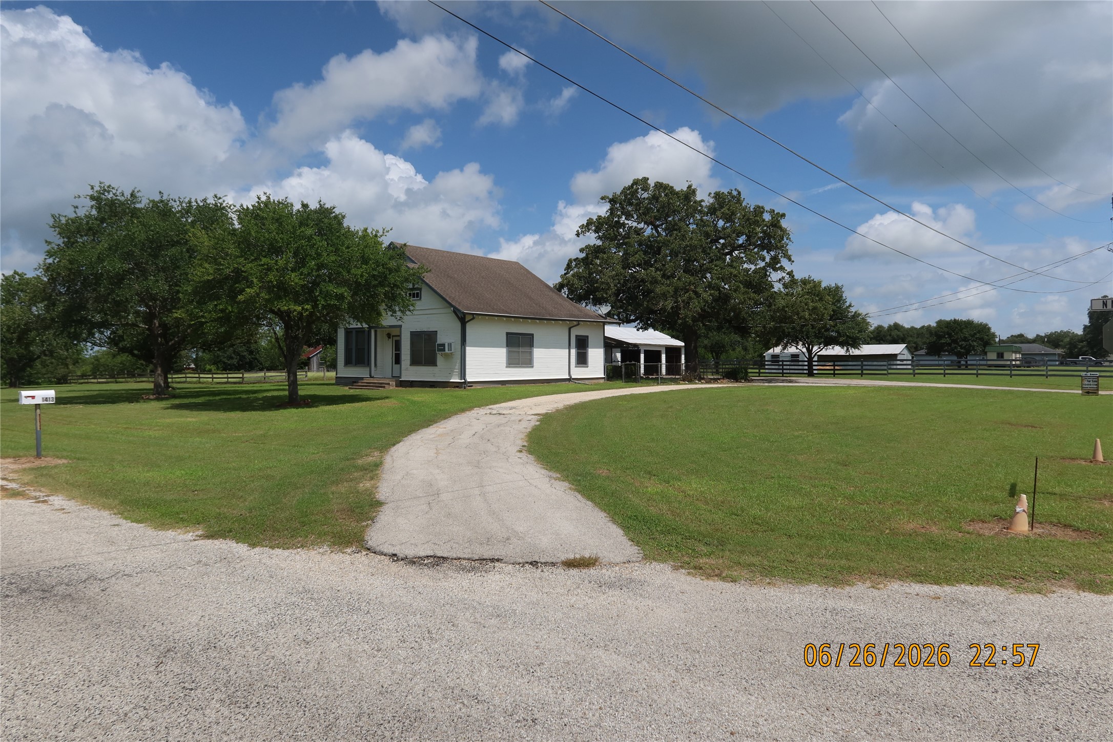 Listing photo 1