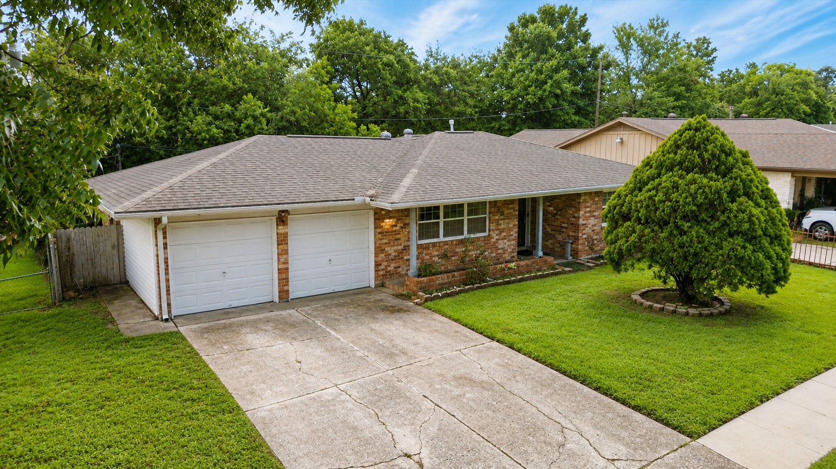 Listing photo 3