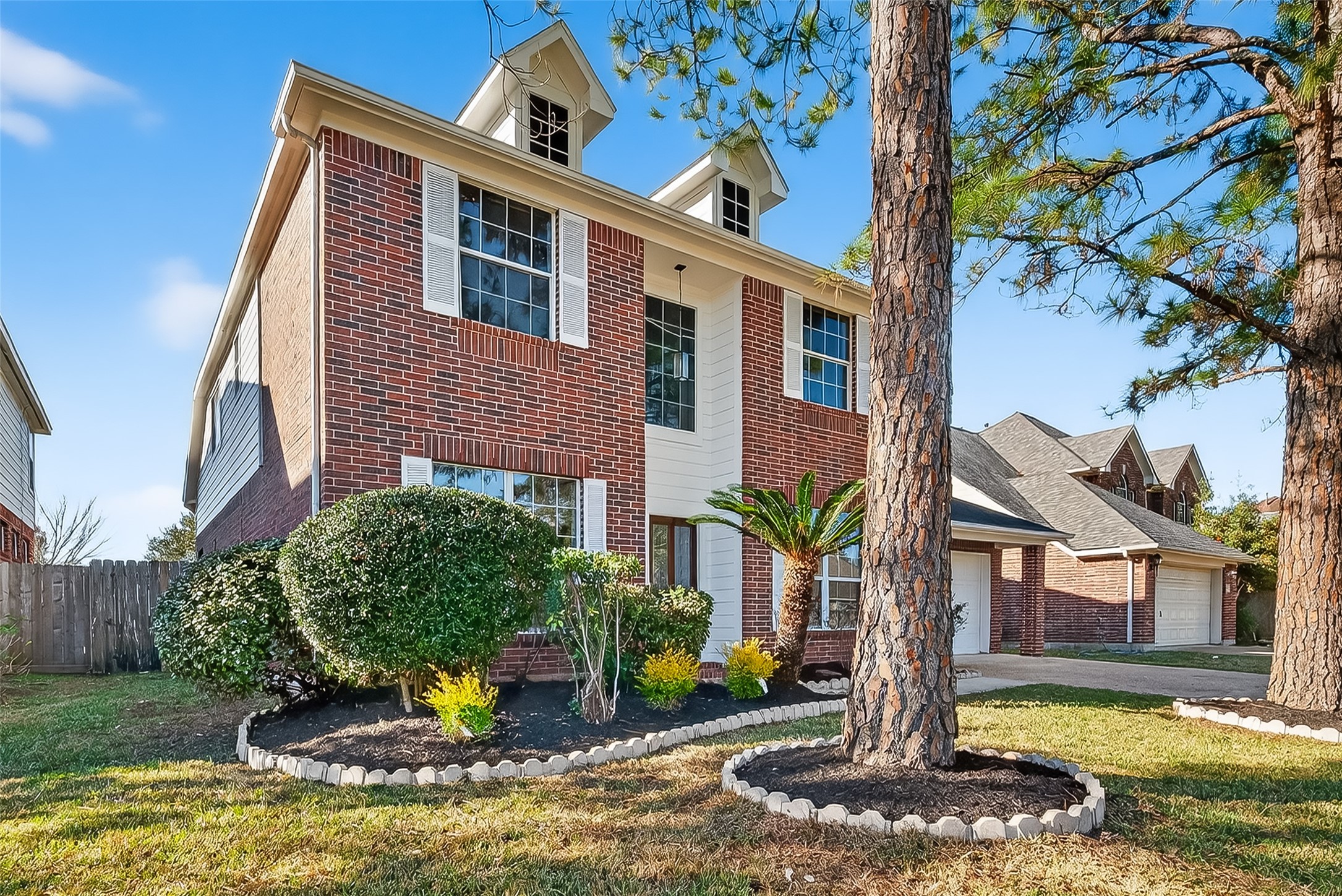 Listing photo 1