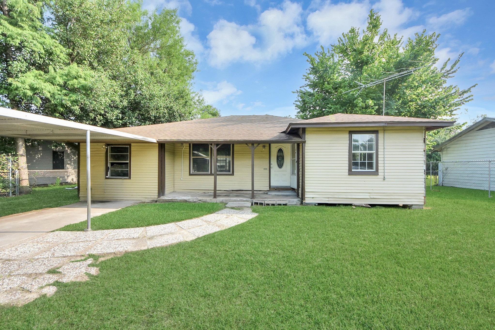 Listing photo 3