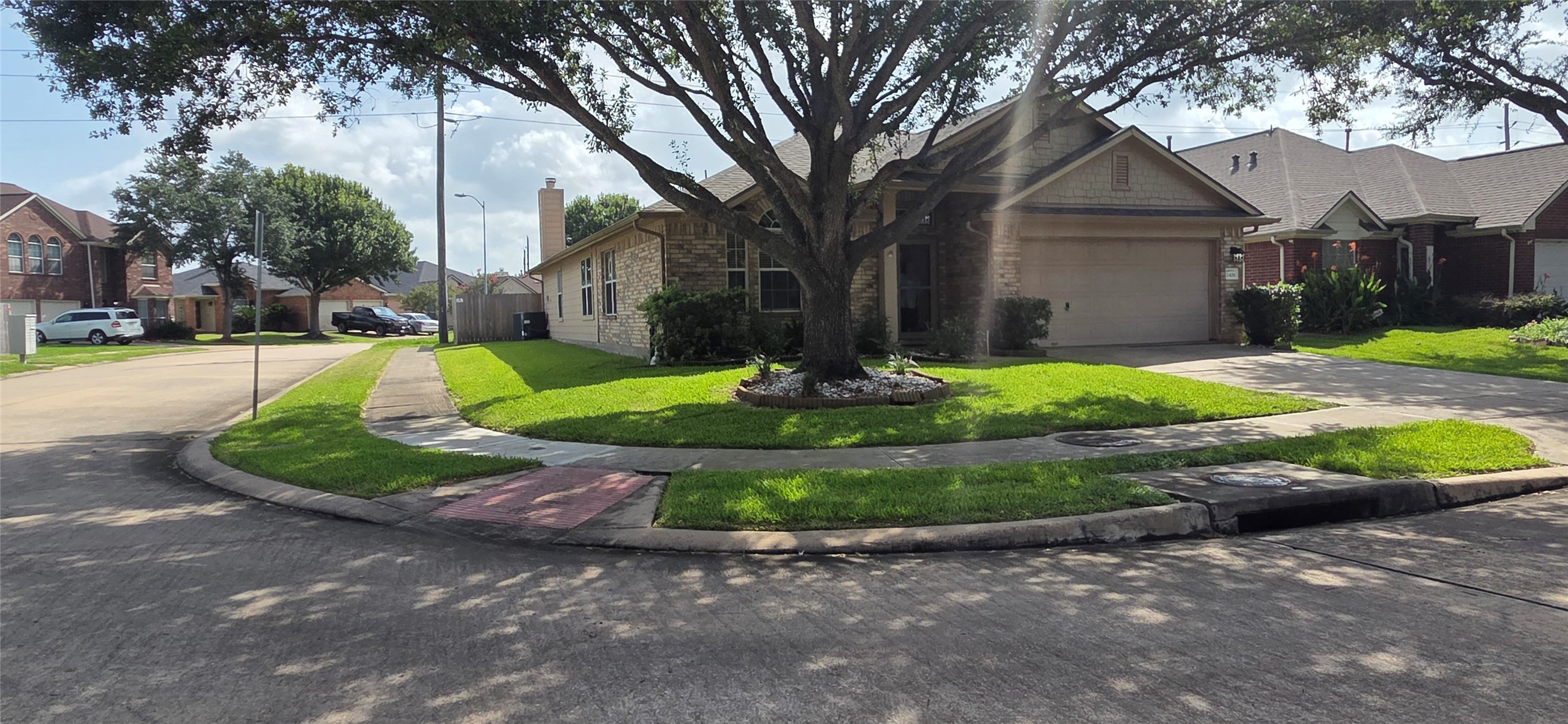 Listing photo 3