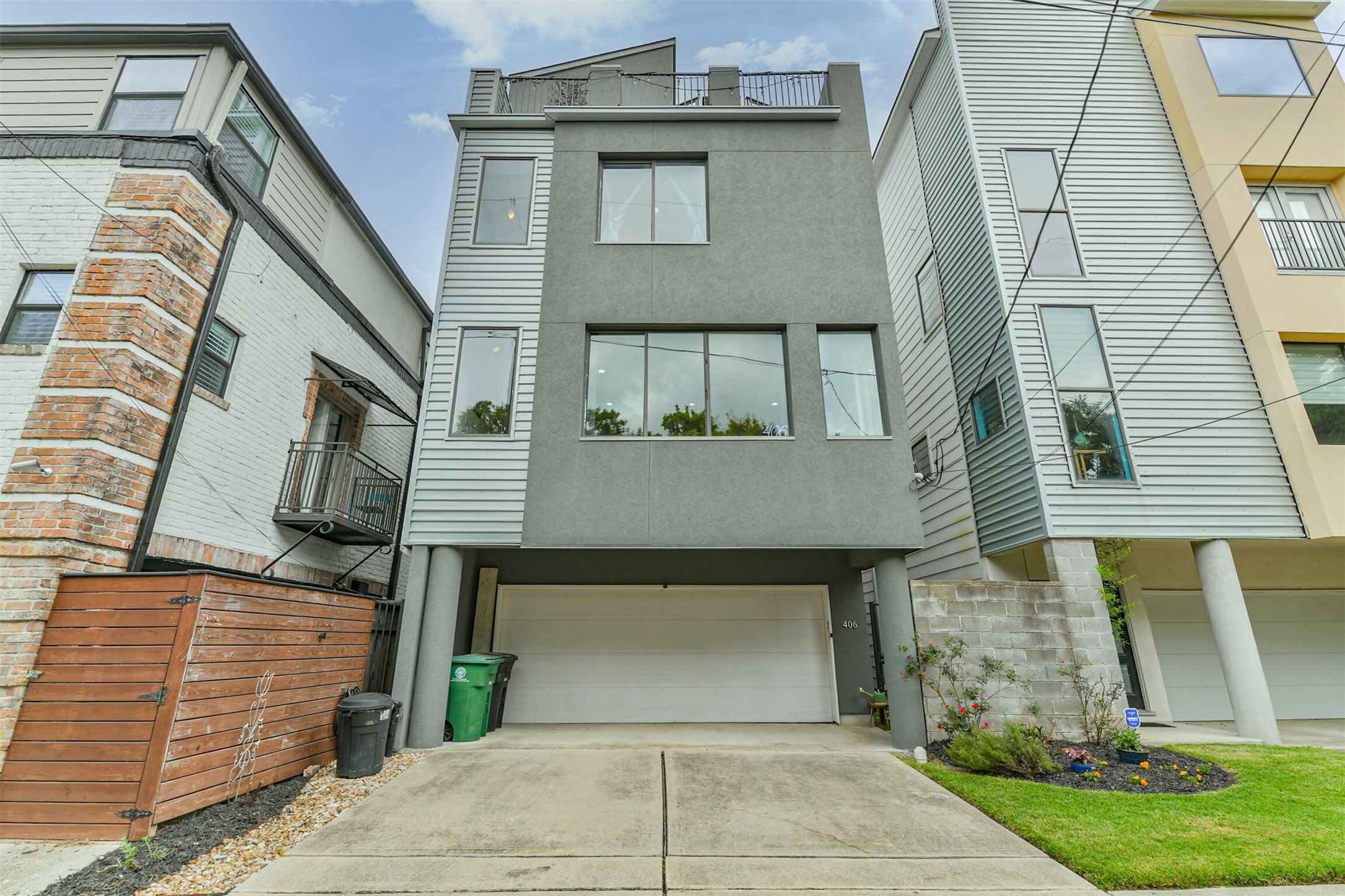 Listing photo 2