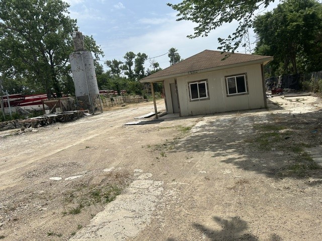 Listing photo 5