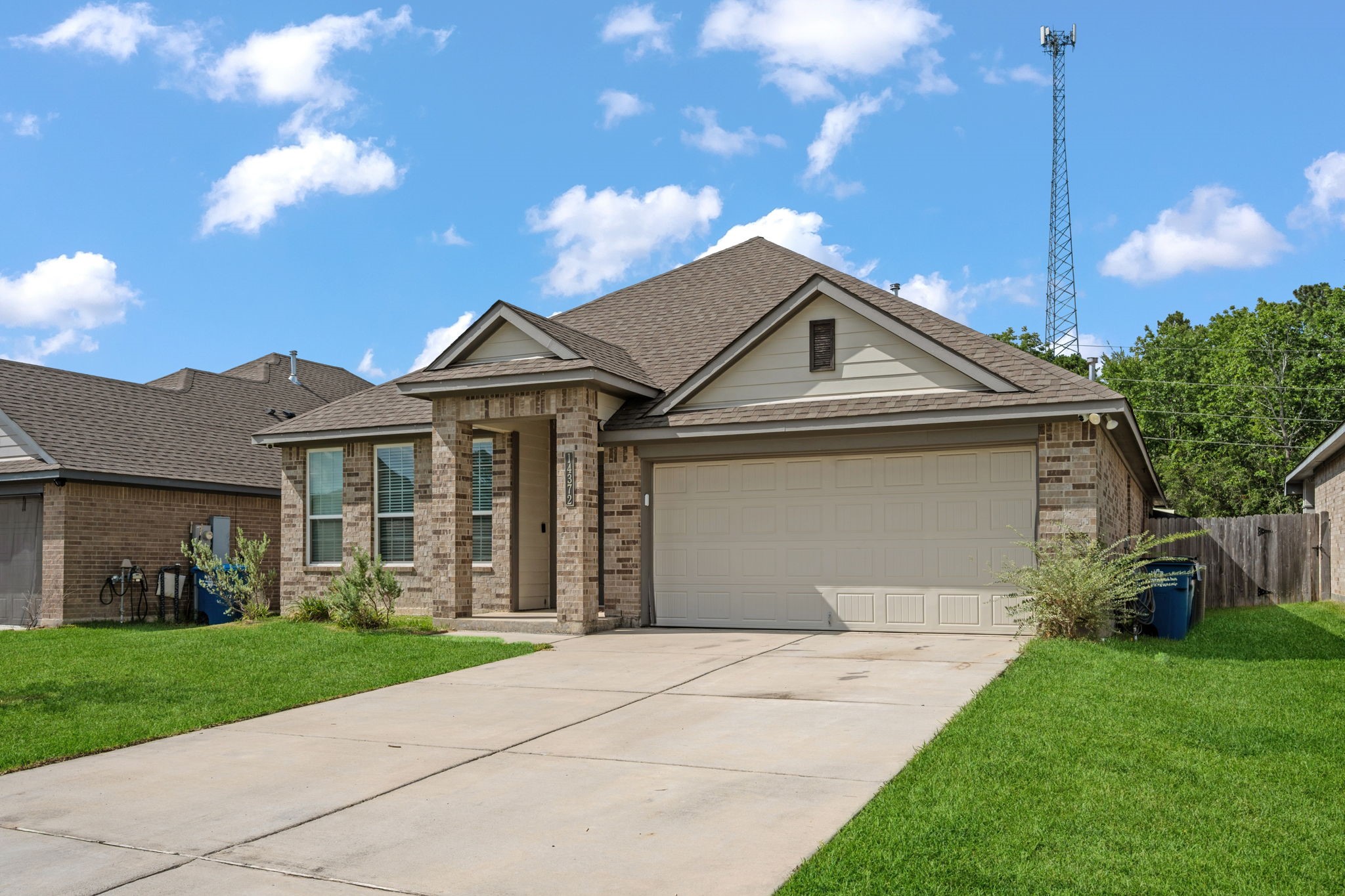 Listing photo 2