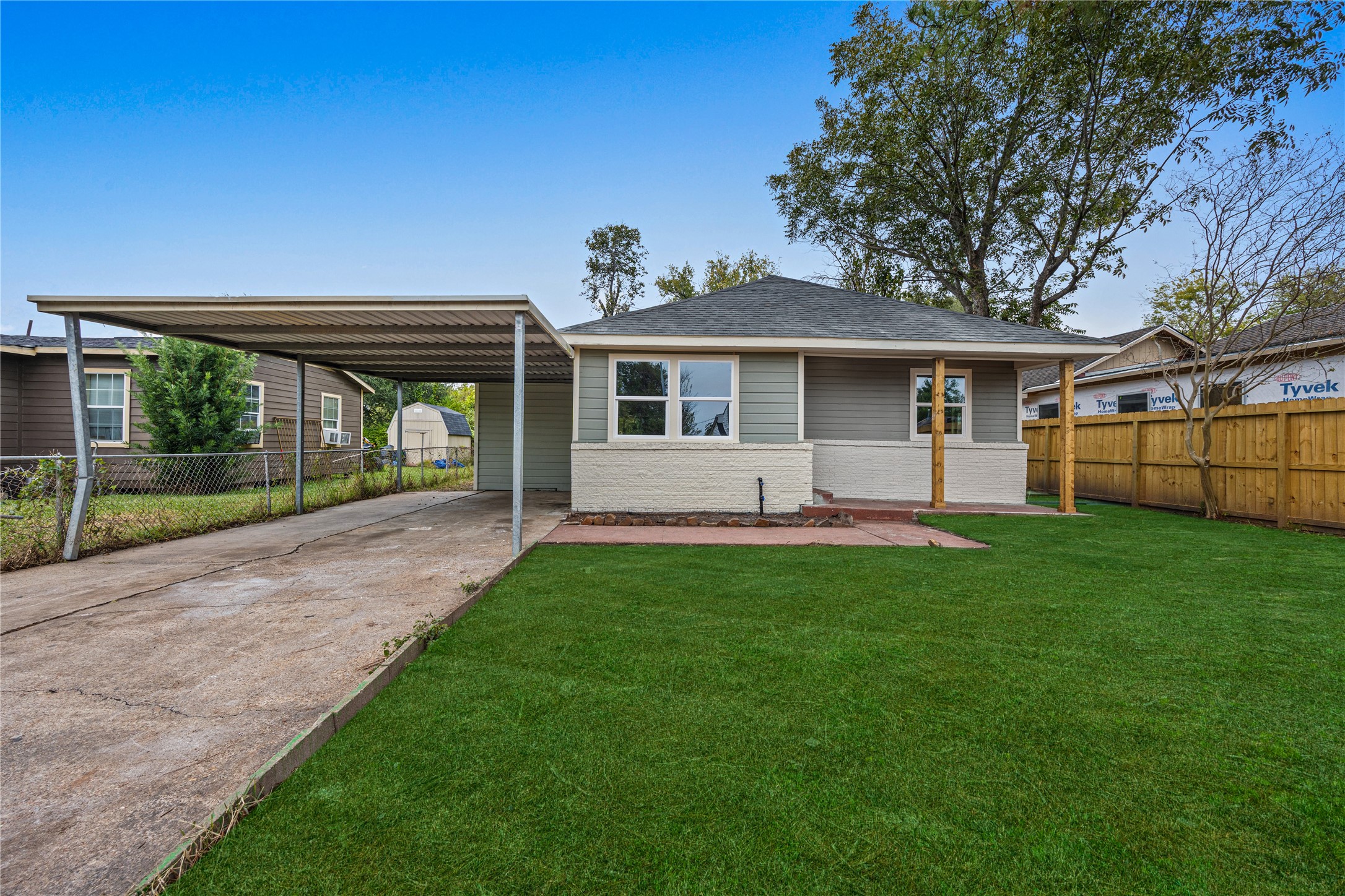 Listing photo 1