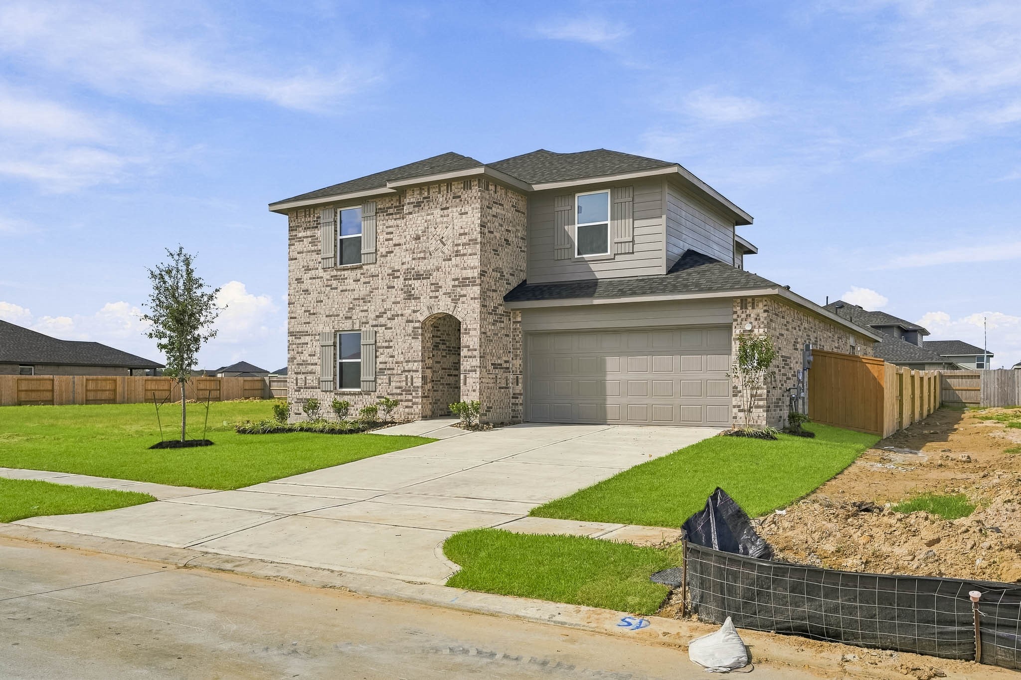 Listing photo 2
