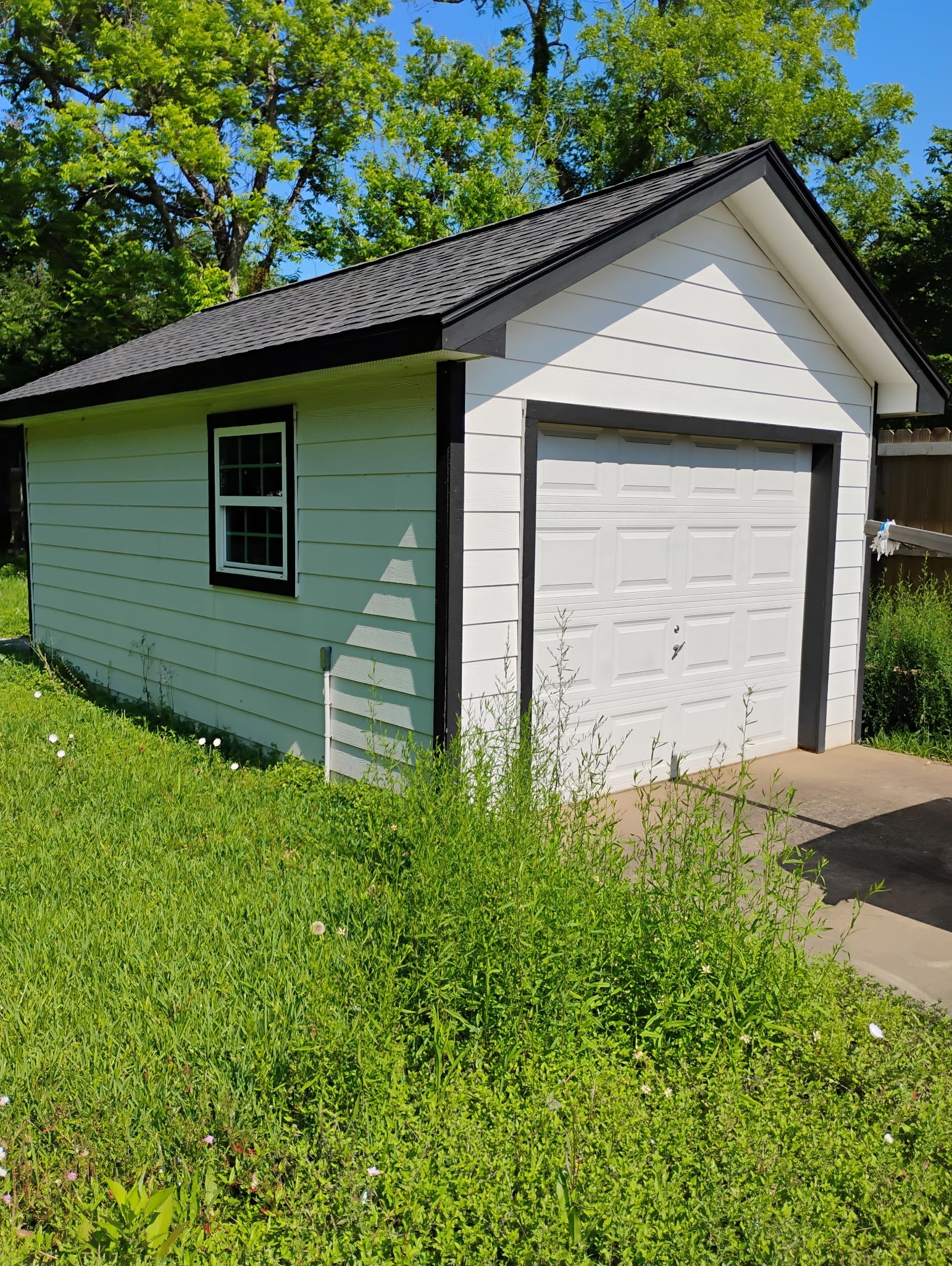 Listing photo 1
