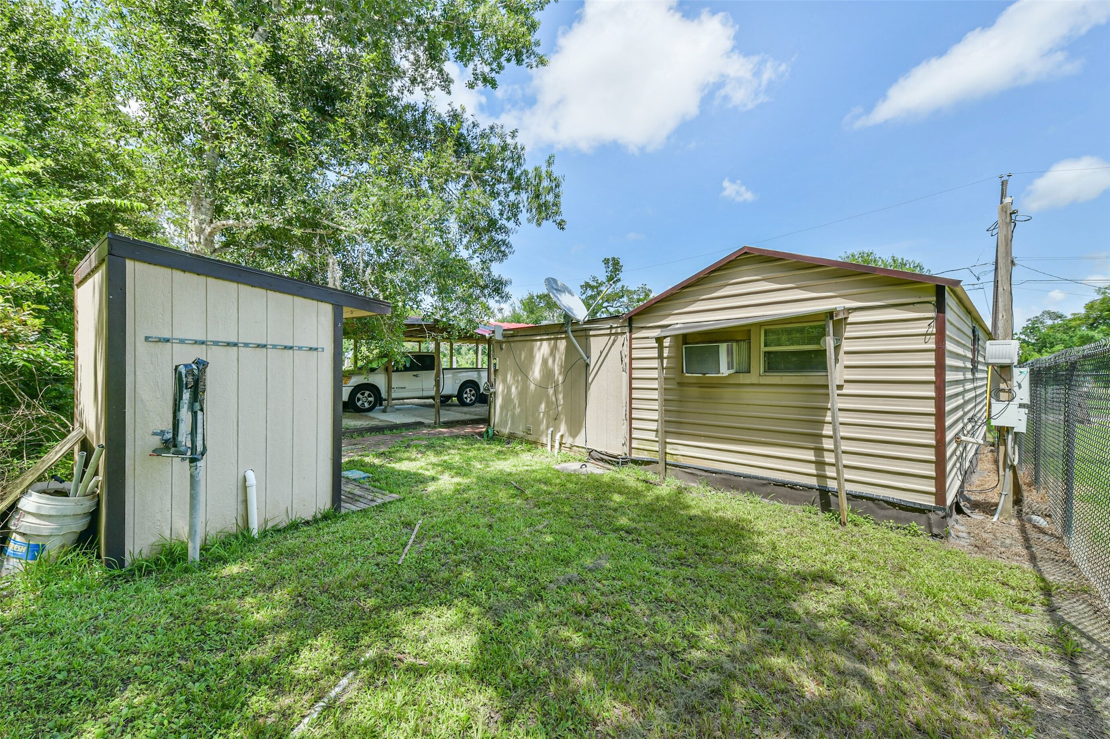 Listing photo 4