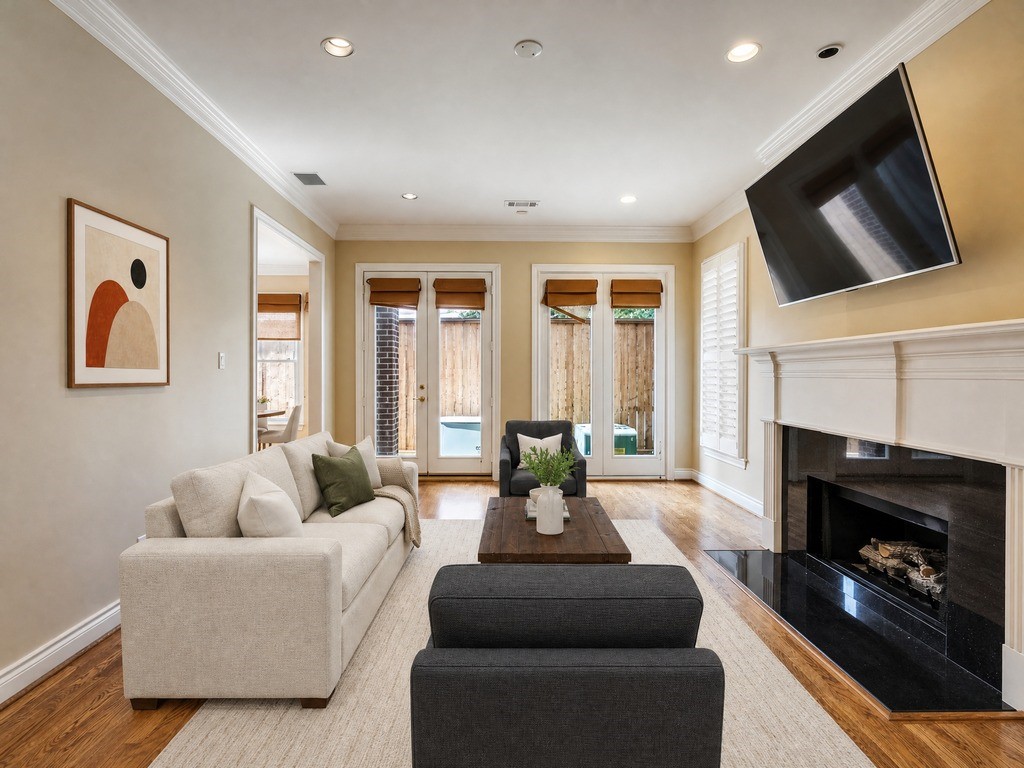 Listing photo 3