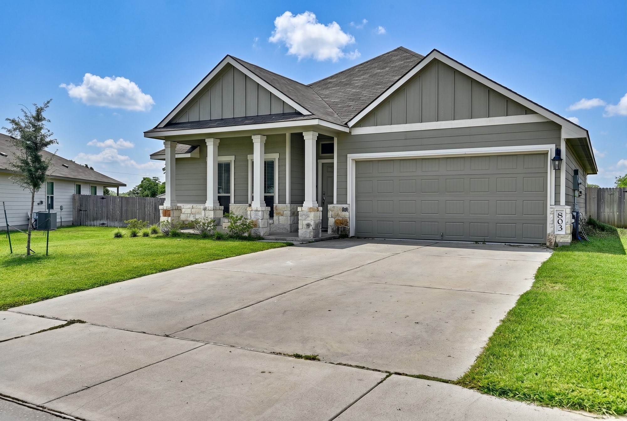 Listing photo 1
