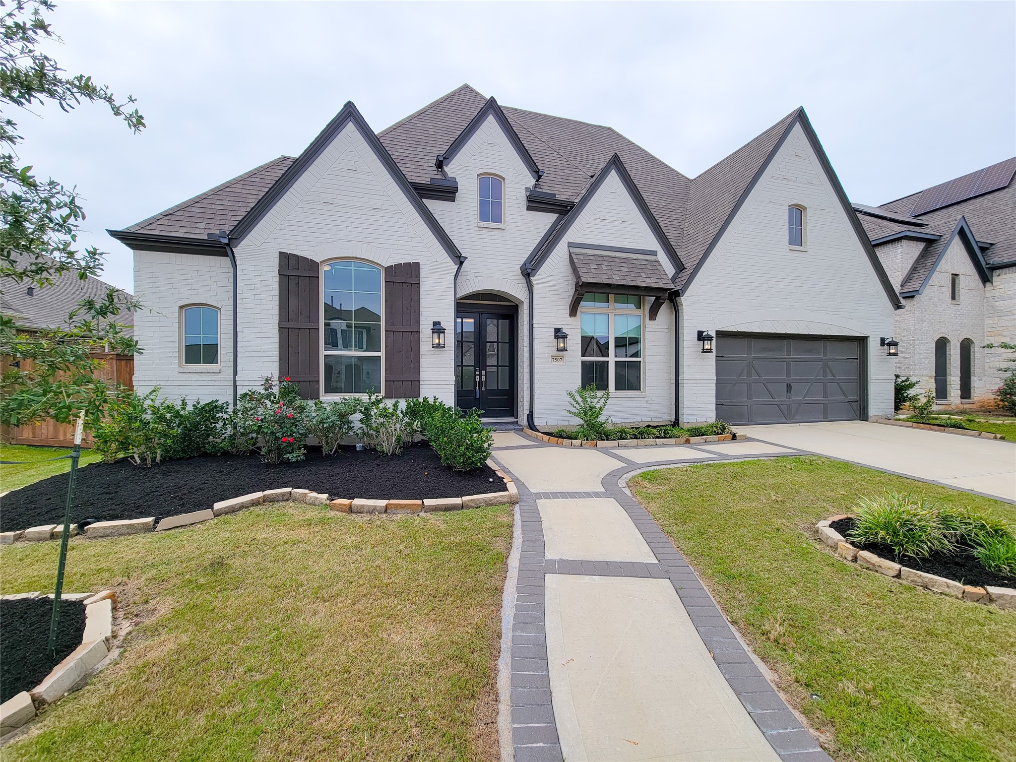 Listing photo 1