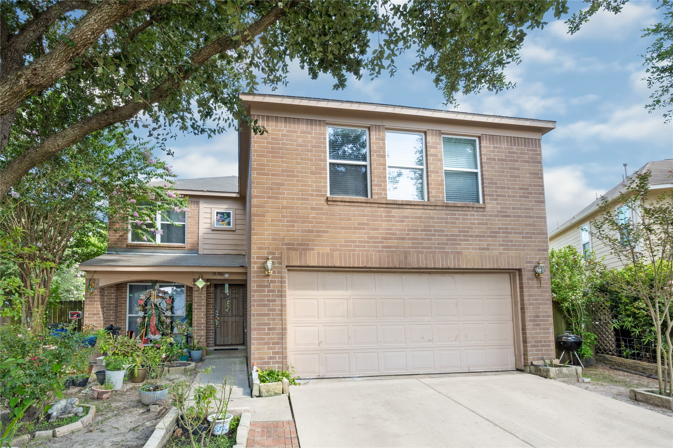 Listing photo 1