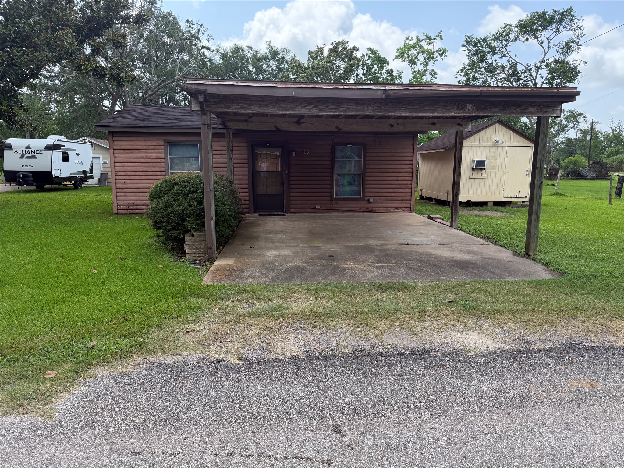 Listing photo 1