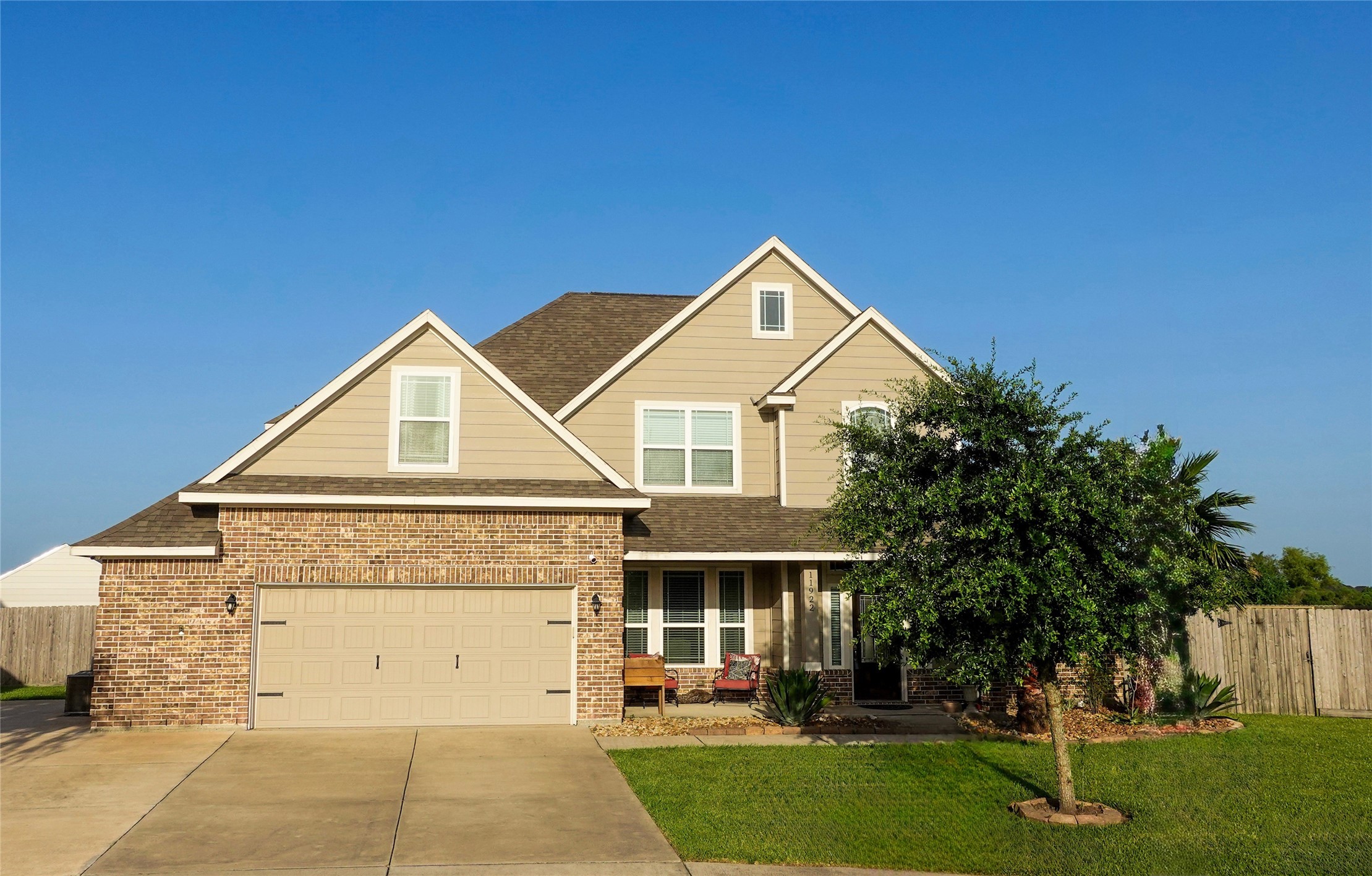 Listing photo 1