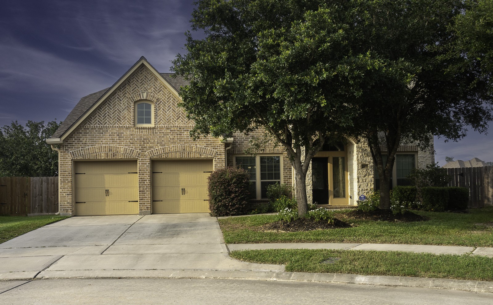 Listing photo 1