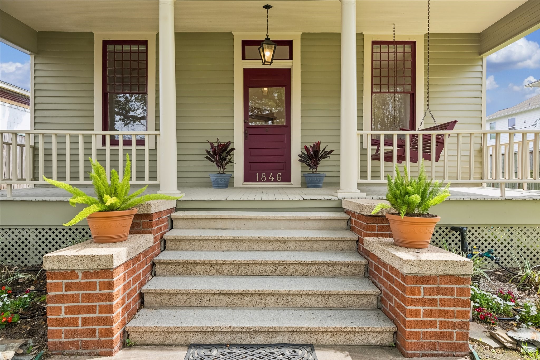 Listing photo 2